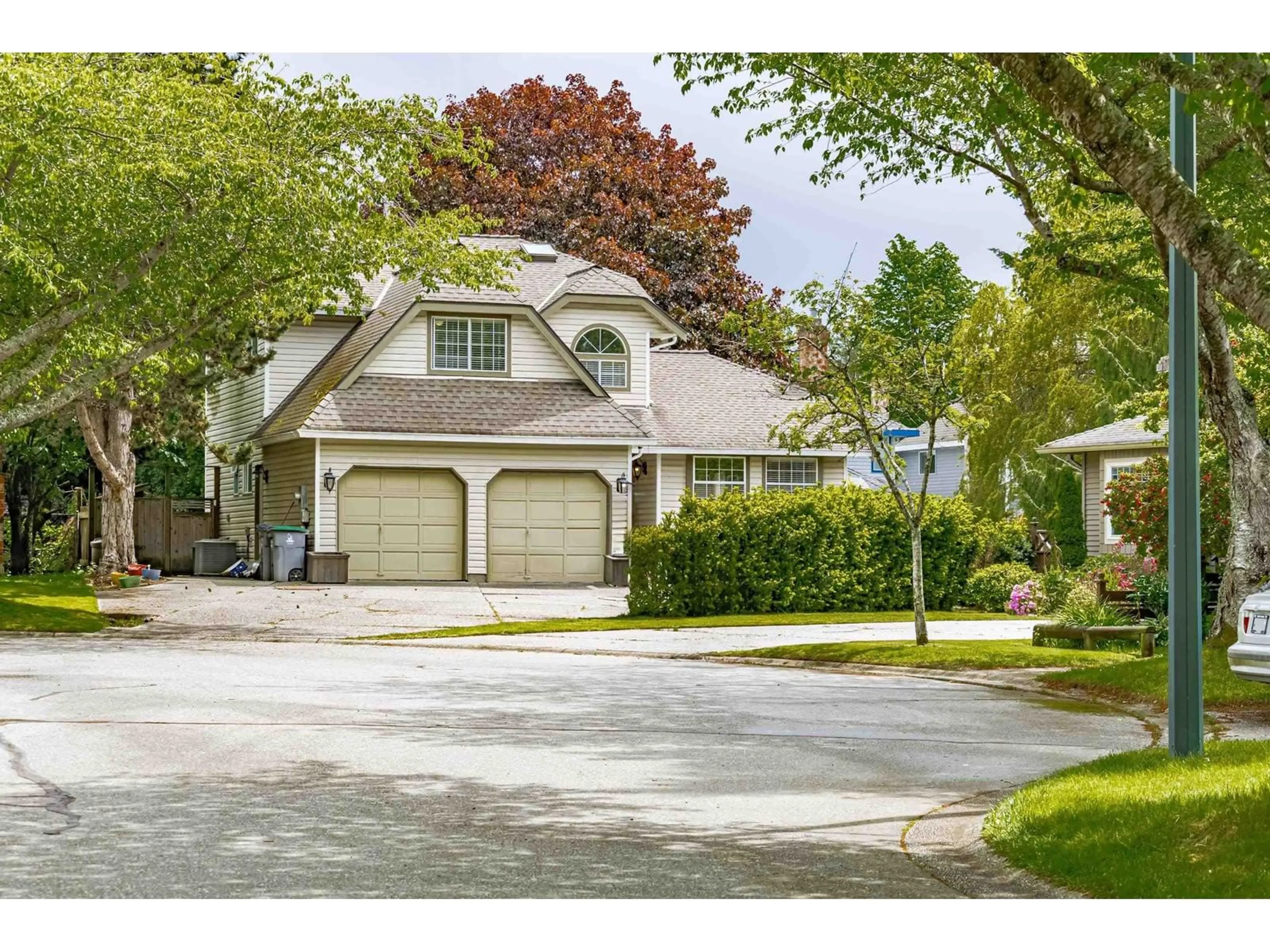 Home with vinyl exterior material, street for 12982 19, Surrey British Columbia V4A8P2