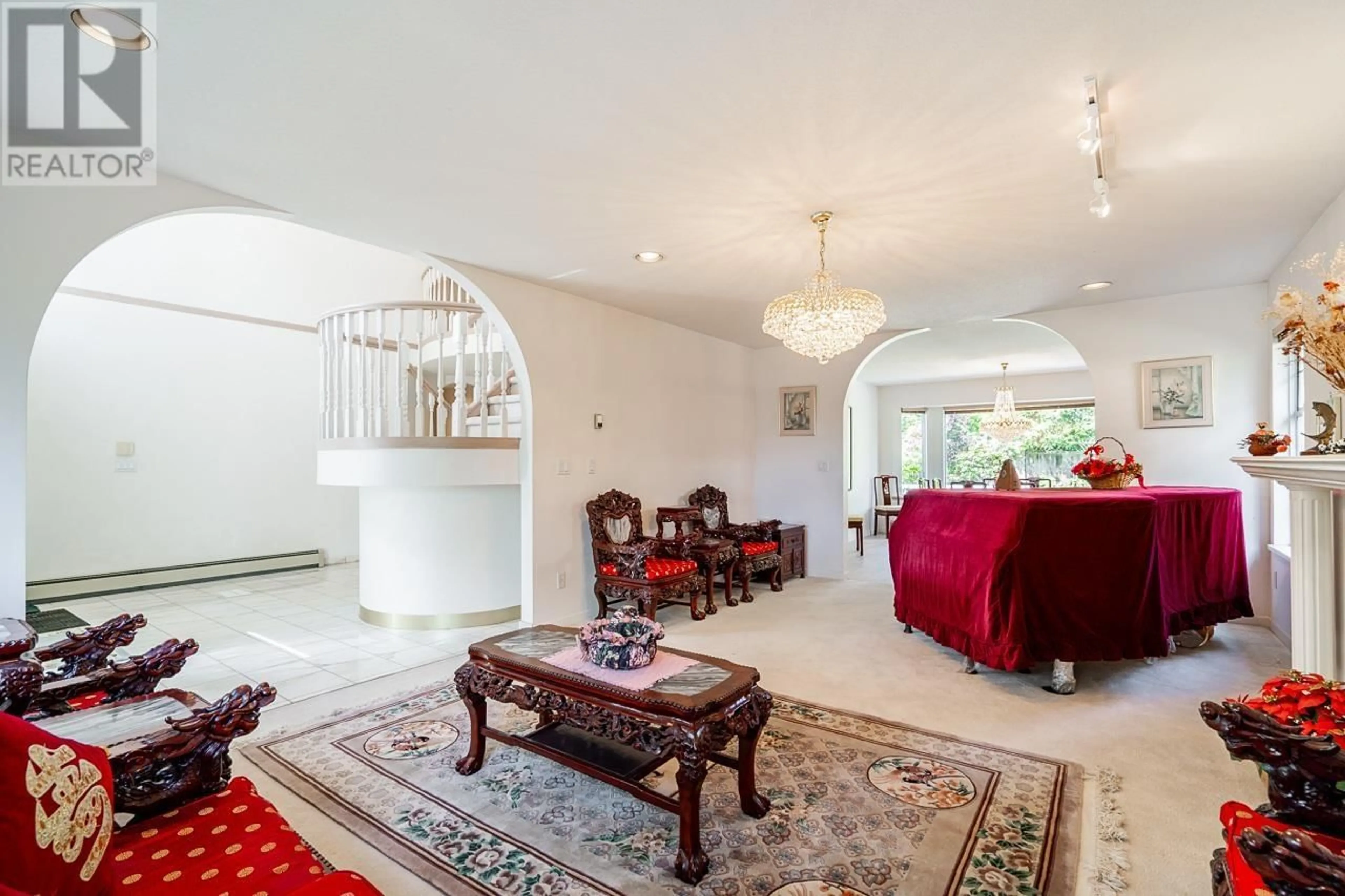 Indoor foyer for 3513 40TH AVENUE, Vancouver British Columbia V6N3B7