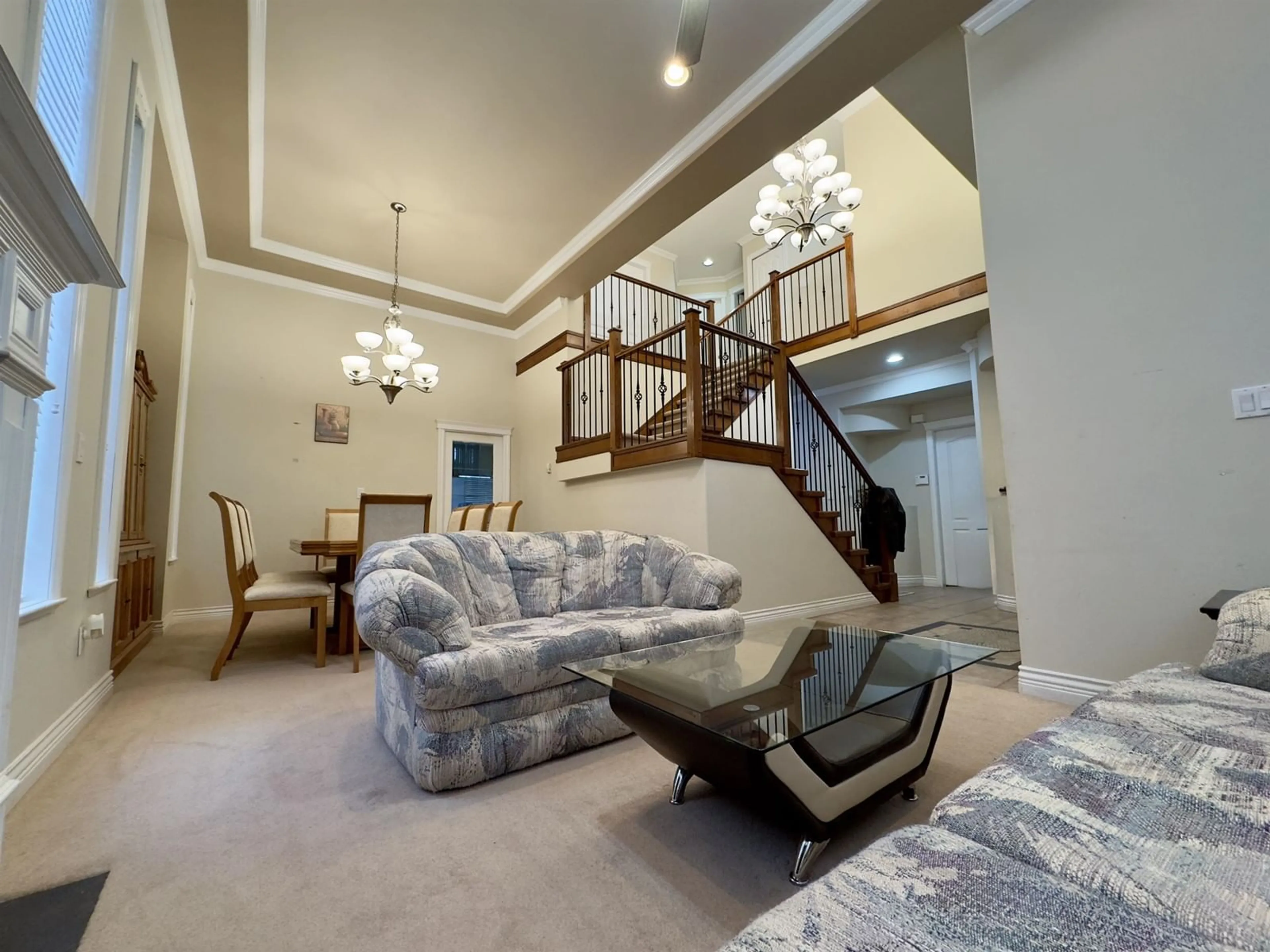Living room with furniture, unknown for 14496 74, Surrey British Columbia V3S0N1
