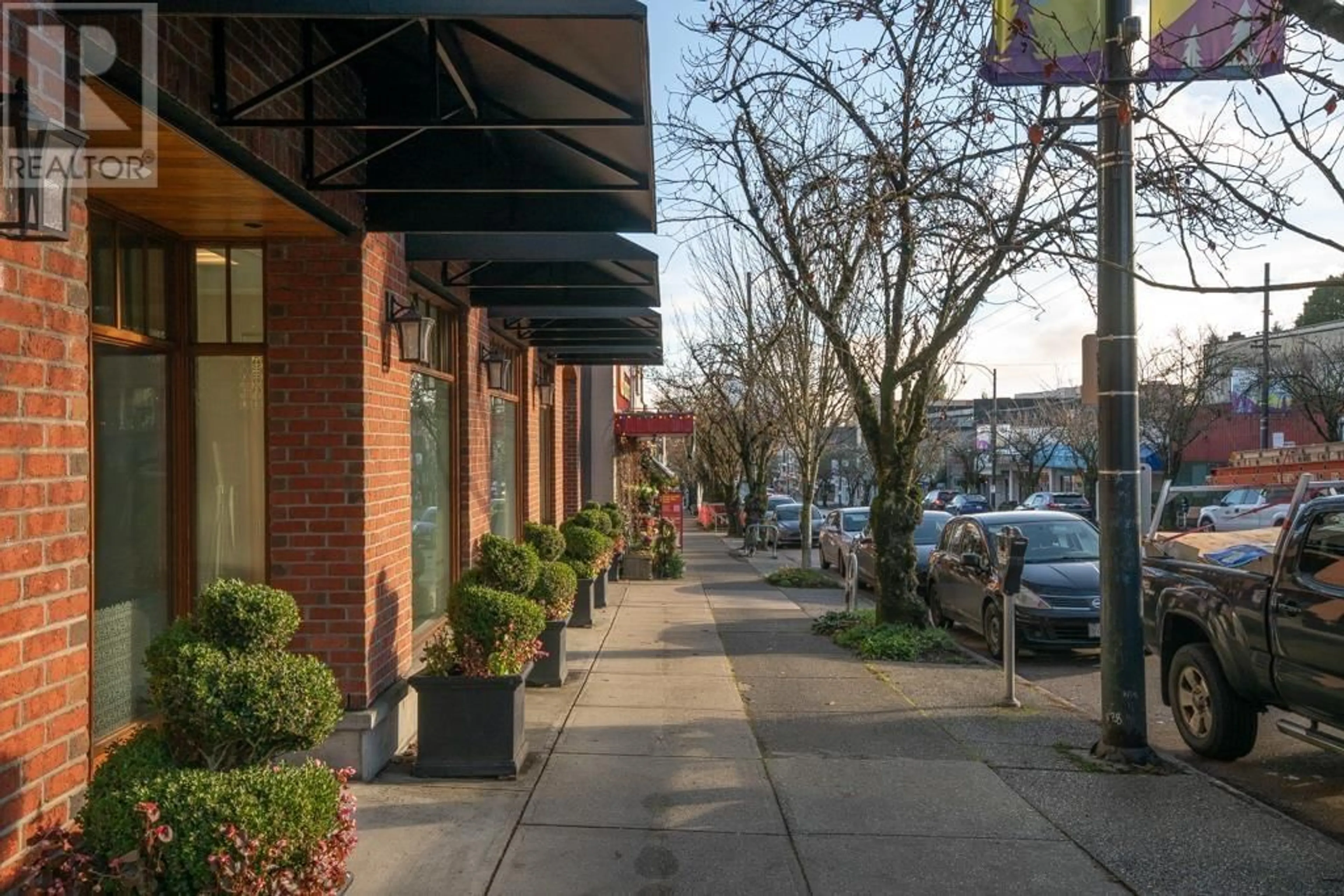 Patio, street for 304 - 4463 10TH AVENUE, Vancouver British Columbia V6R2H8