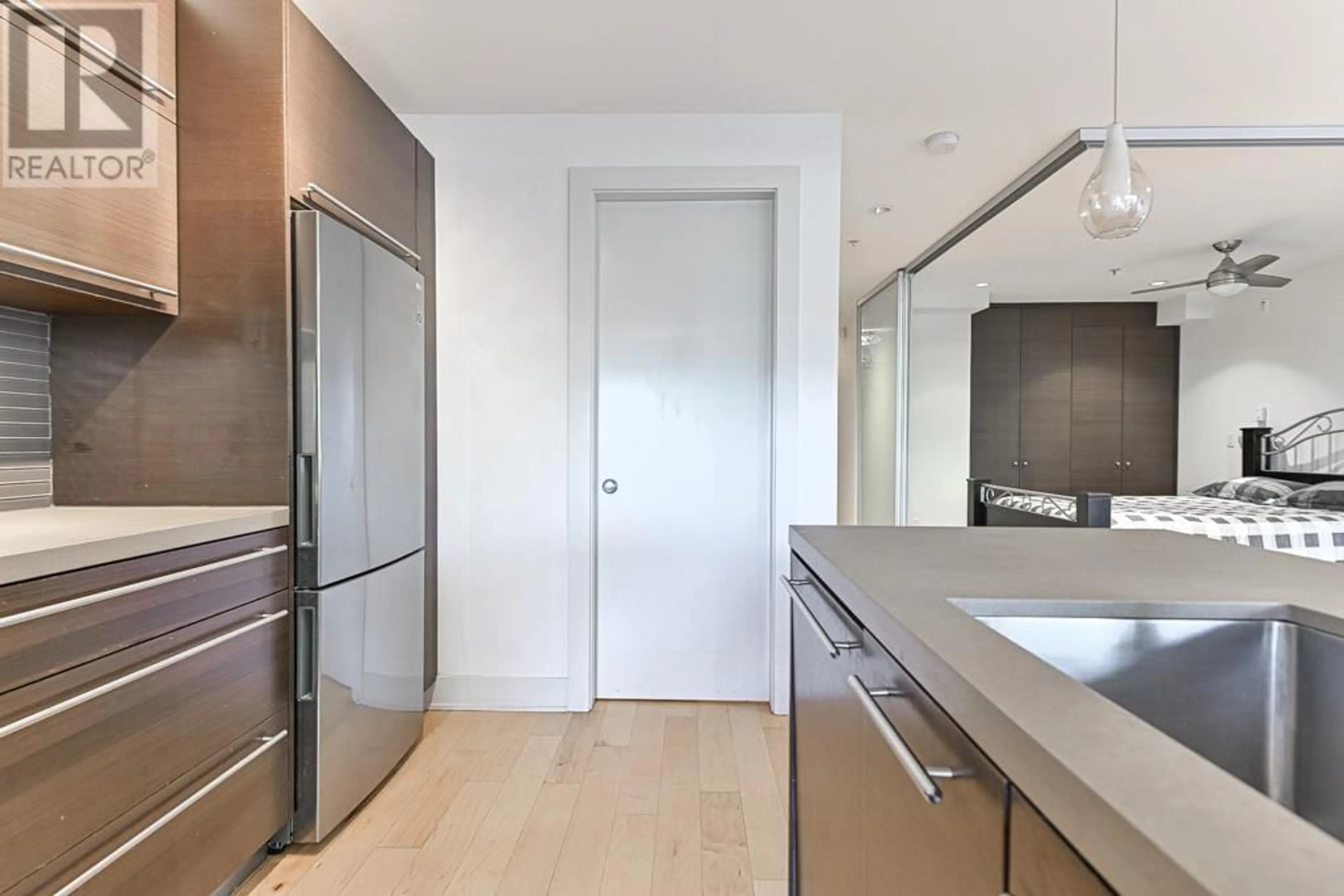 Standard kitchen, unknown for 304 - 4463 10TH AVENUE, Vancouver British Columbia V6R2H8