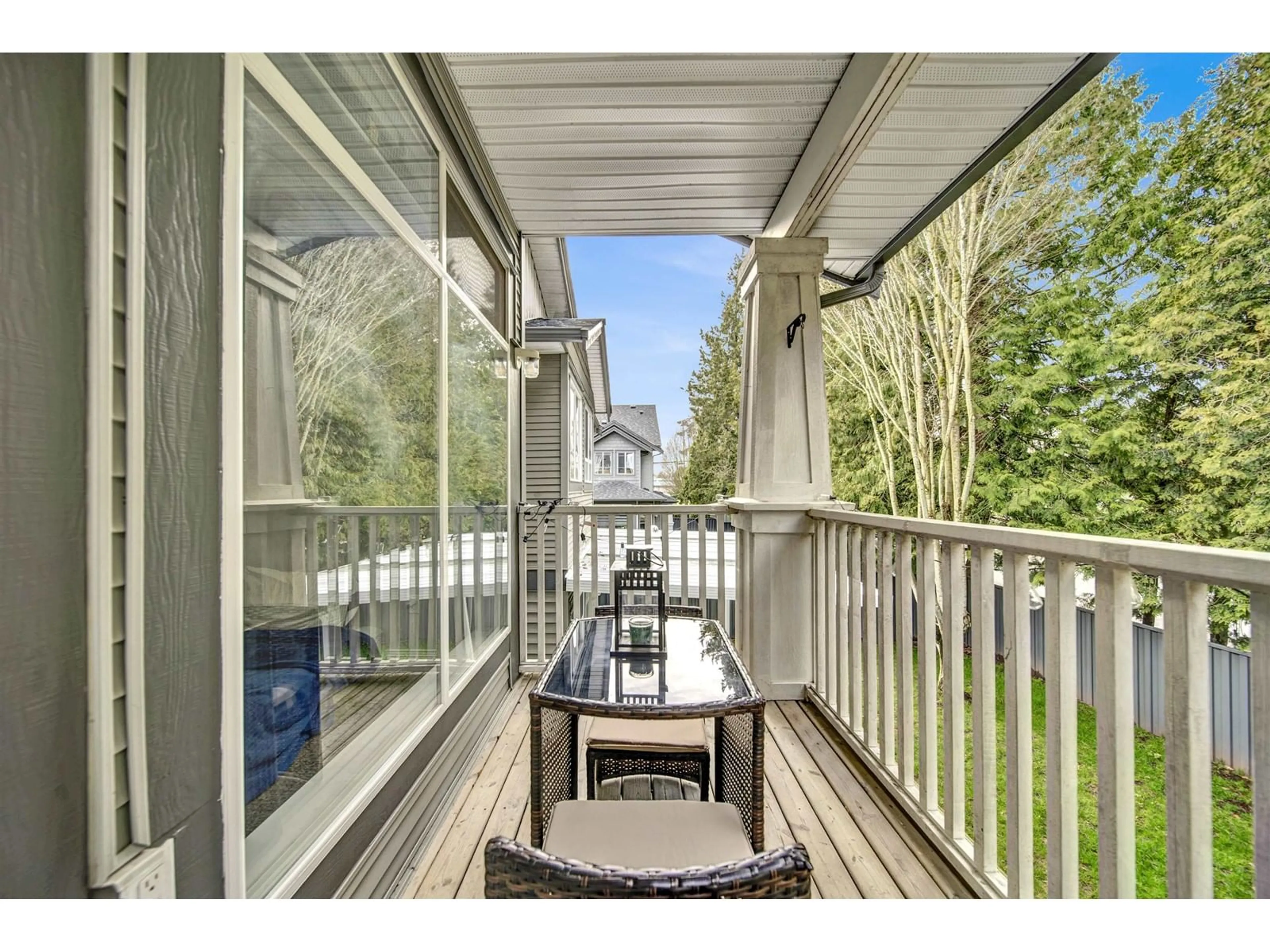 Patio, street for 9 - 7250 144, Surrey British Columbia V3W1L7