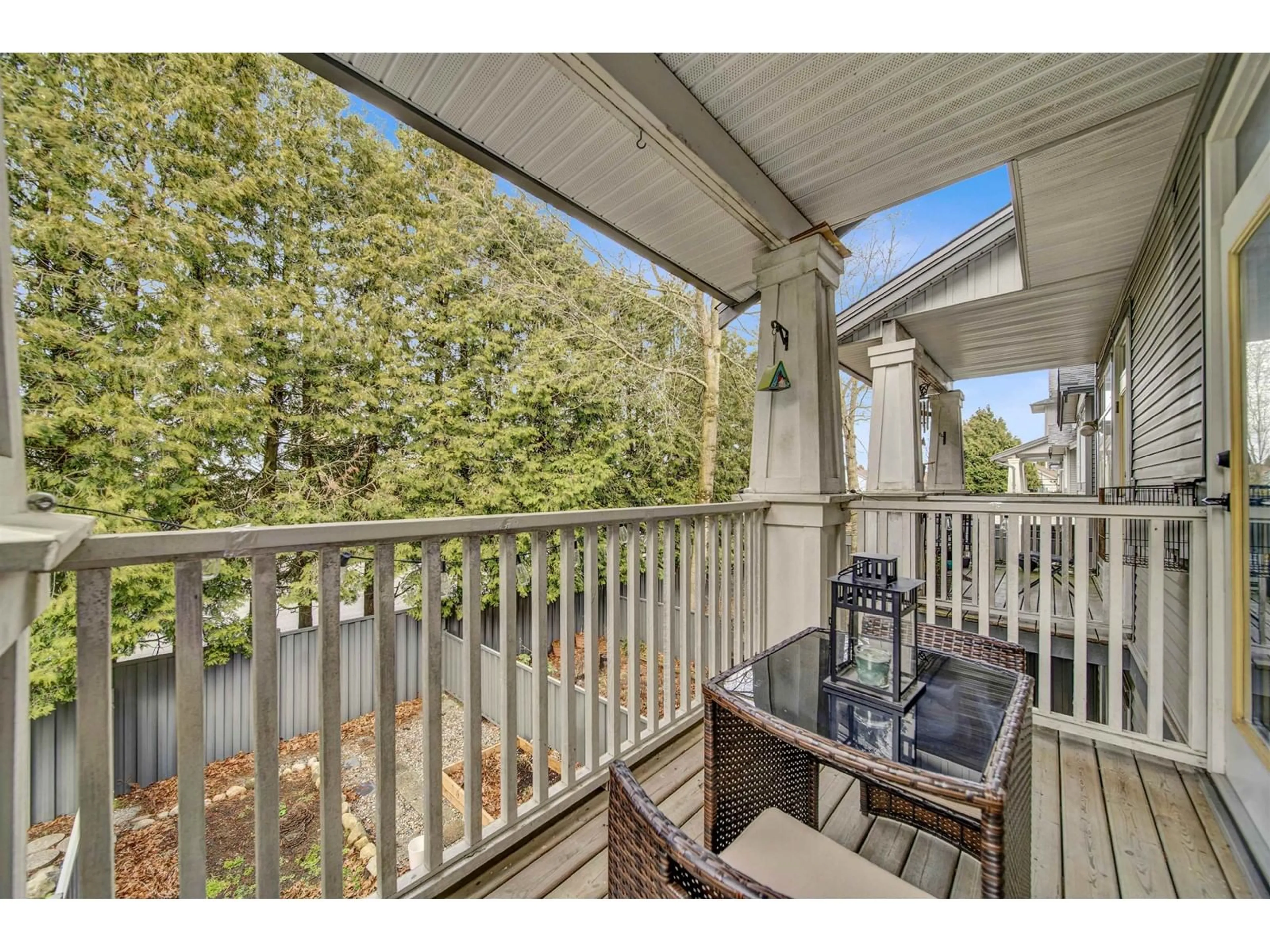 Patio, water/lake/river/ocean view for 9 - 7250 144, Surrey British Columbia V3W1L7