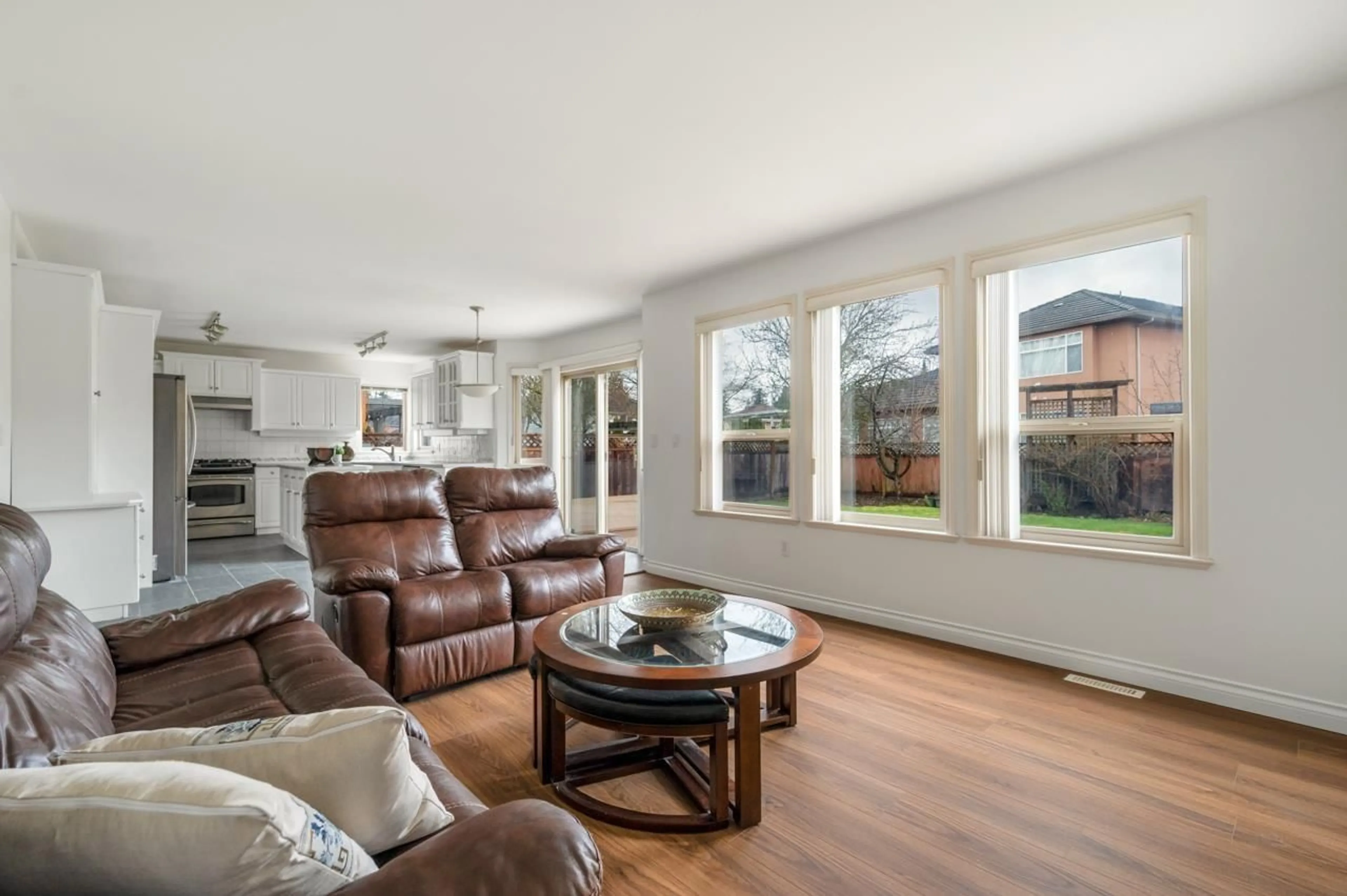Living room with furniture, unknown for 16051 110TH, Surrey British Columbia V4N1R1