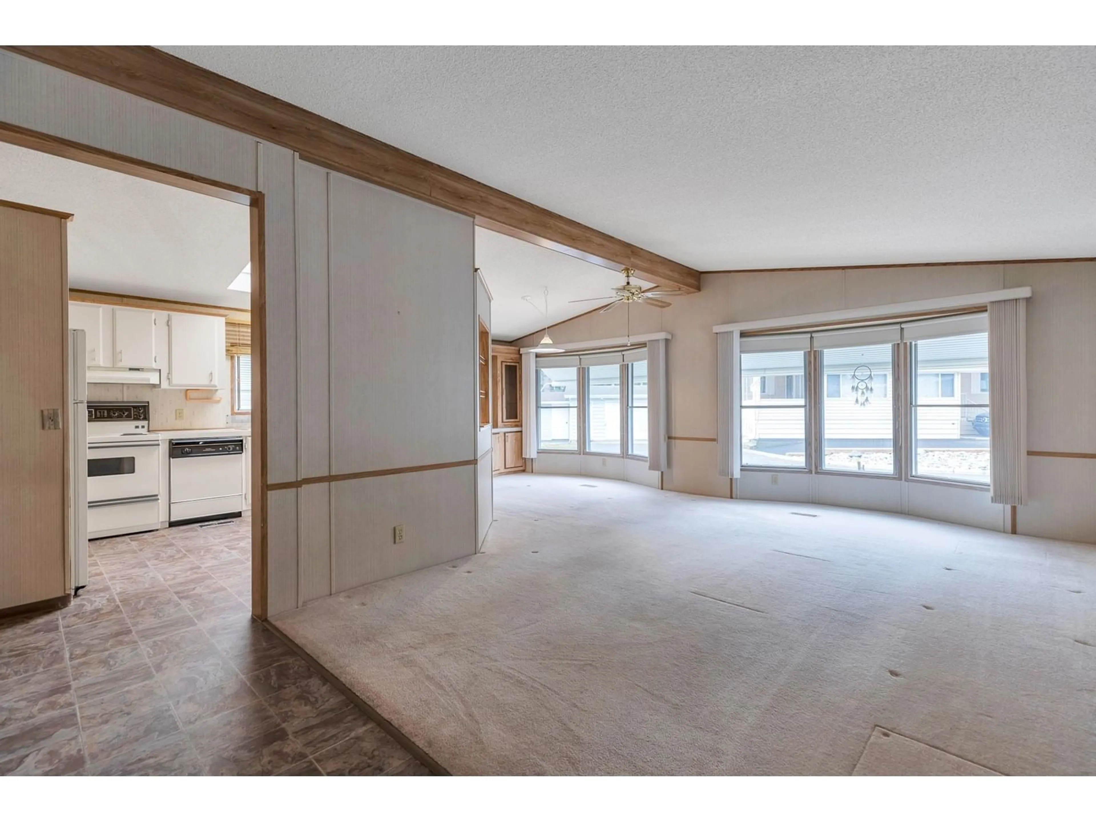Unknown for 105 - 2062 KING GEORGE, Surrey British Columbia V4A5A2