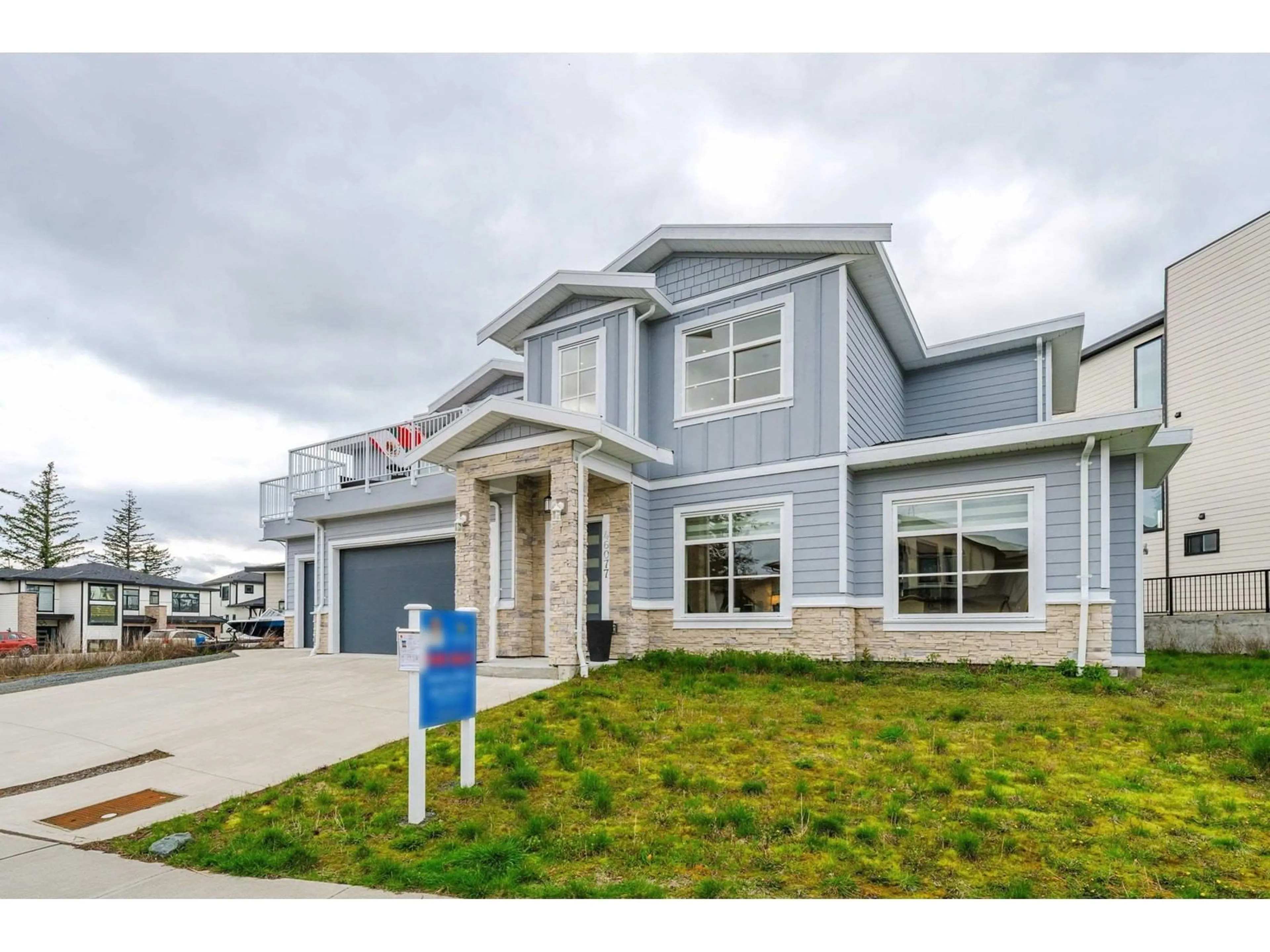 Home with vinyl exterior material, street for 46077 CRESTVIEW DRIVE, Chilliwack British Columbia V2R6G4