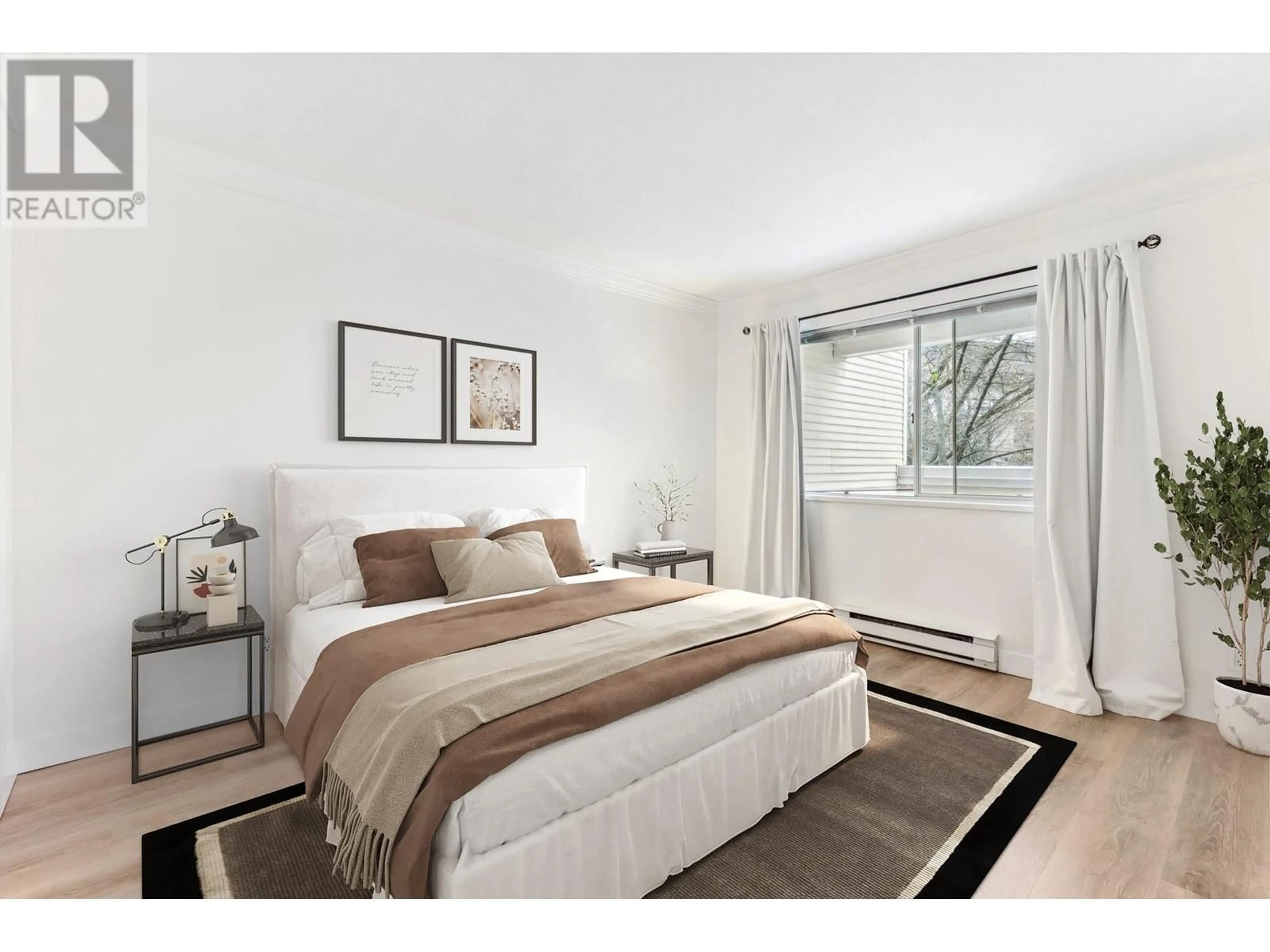 Bedroom with bed, unknown for 212 - 6820 RUMBLE STREET, Burnaby British Columbia V5E4H9