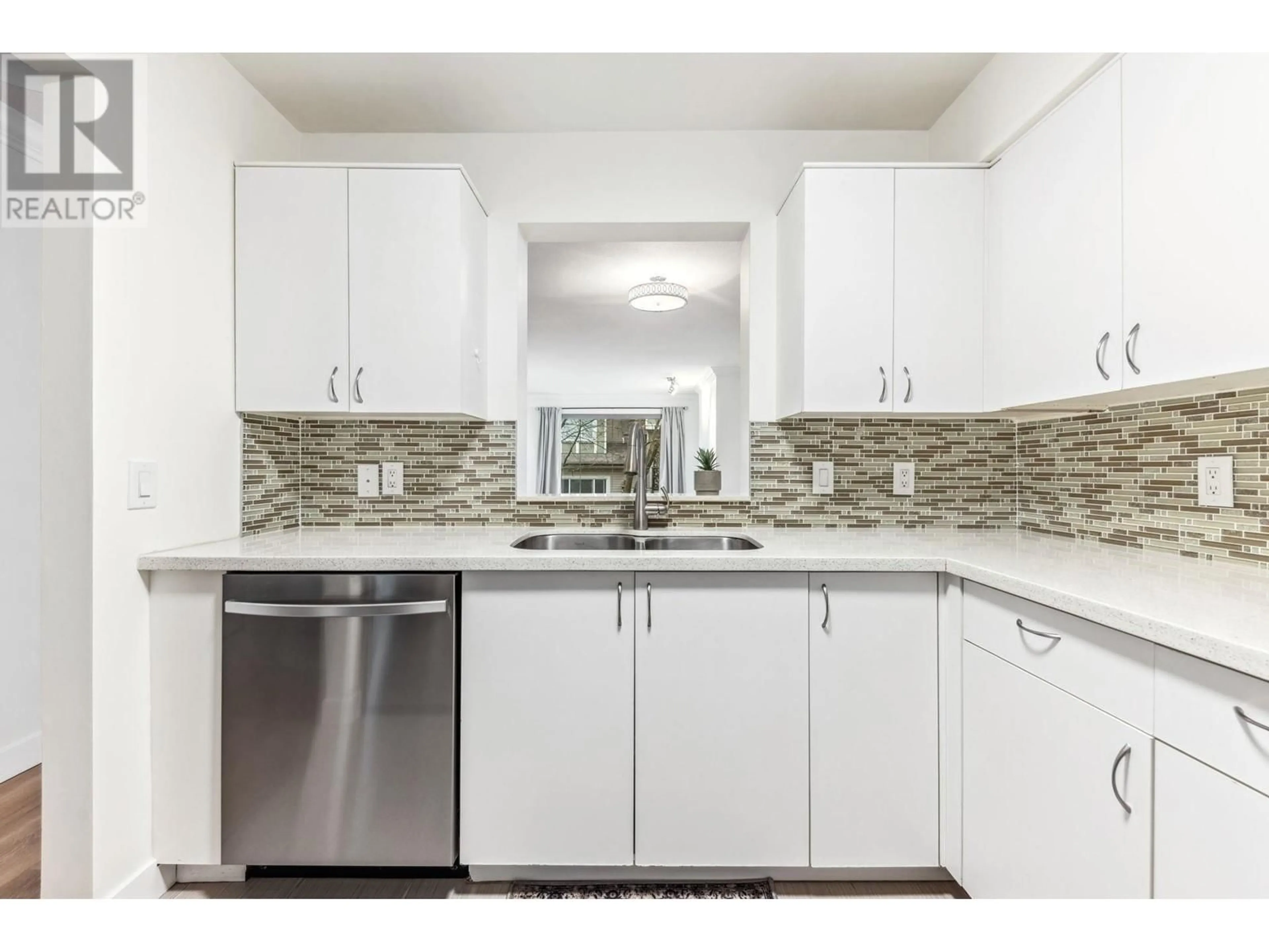 Standard kitchen, ceramic/tile floor for 212 - 6820 RUMBLE STREET, Burnaby British Columbia V5E4H9