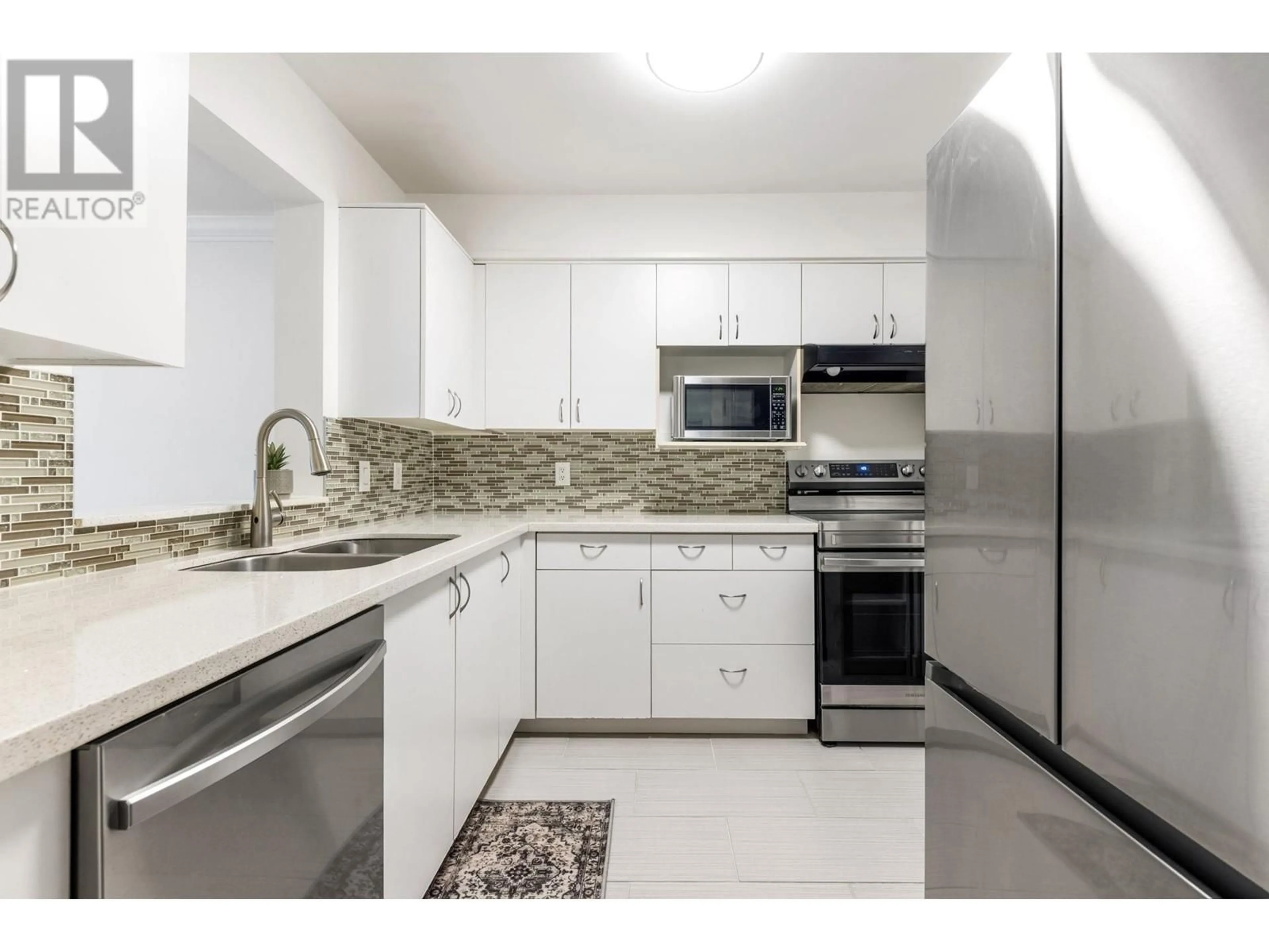 Standard kitchen, ceramic/tile floor for 212 - 6820 RUMBLE STREET, Burnaby British Columbia V5E4H9