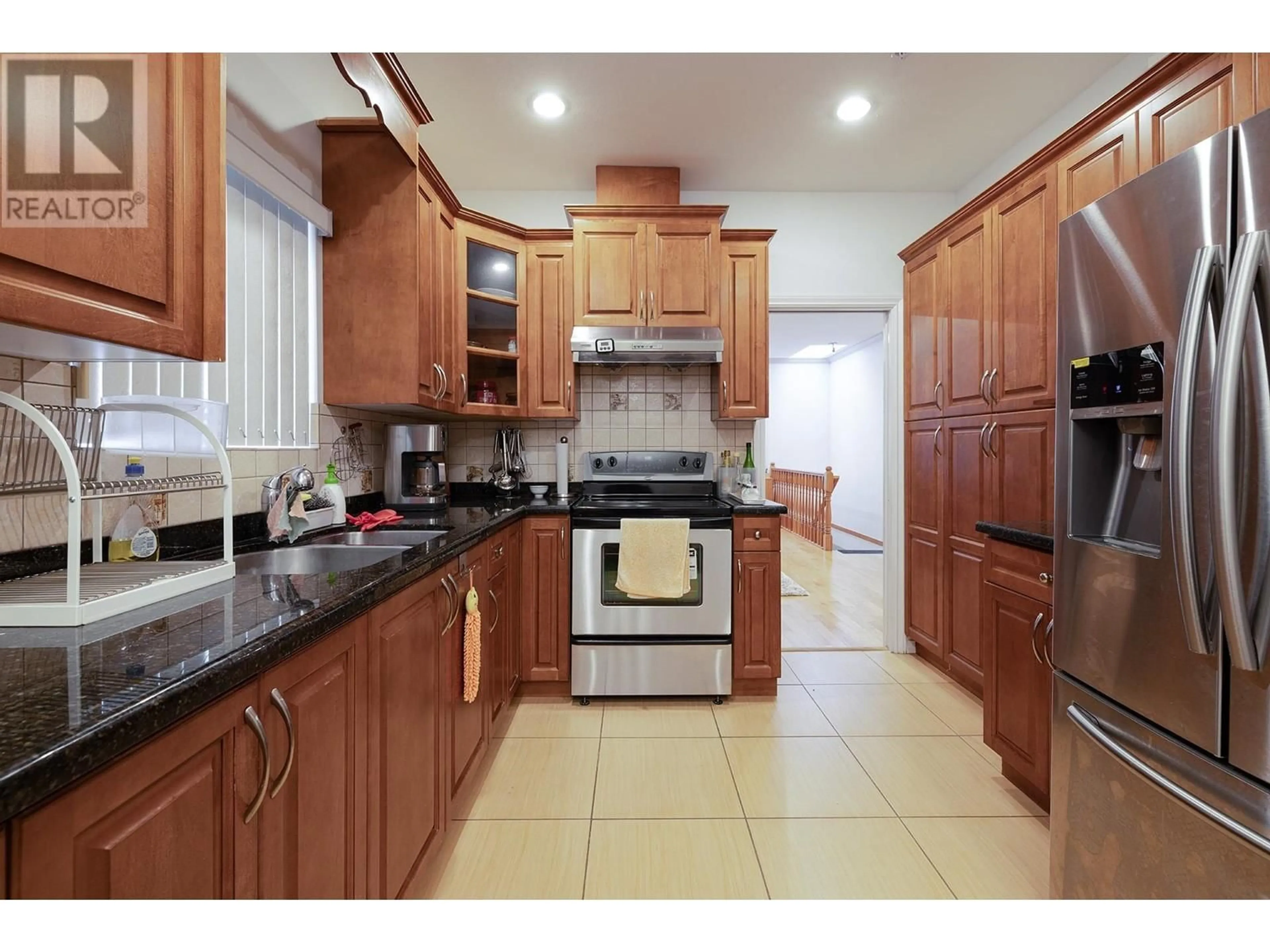 Standard kitchen, ceramic/tile floor for 2222 44TH AVENUE, Vancouver British Columbia V5P1N4