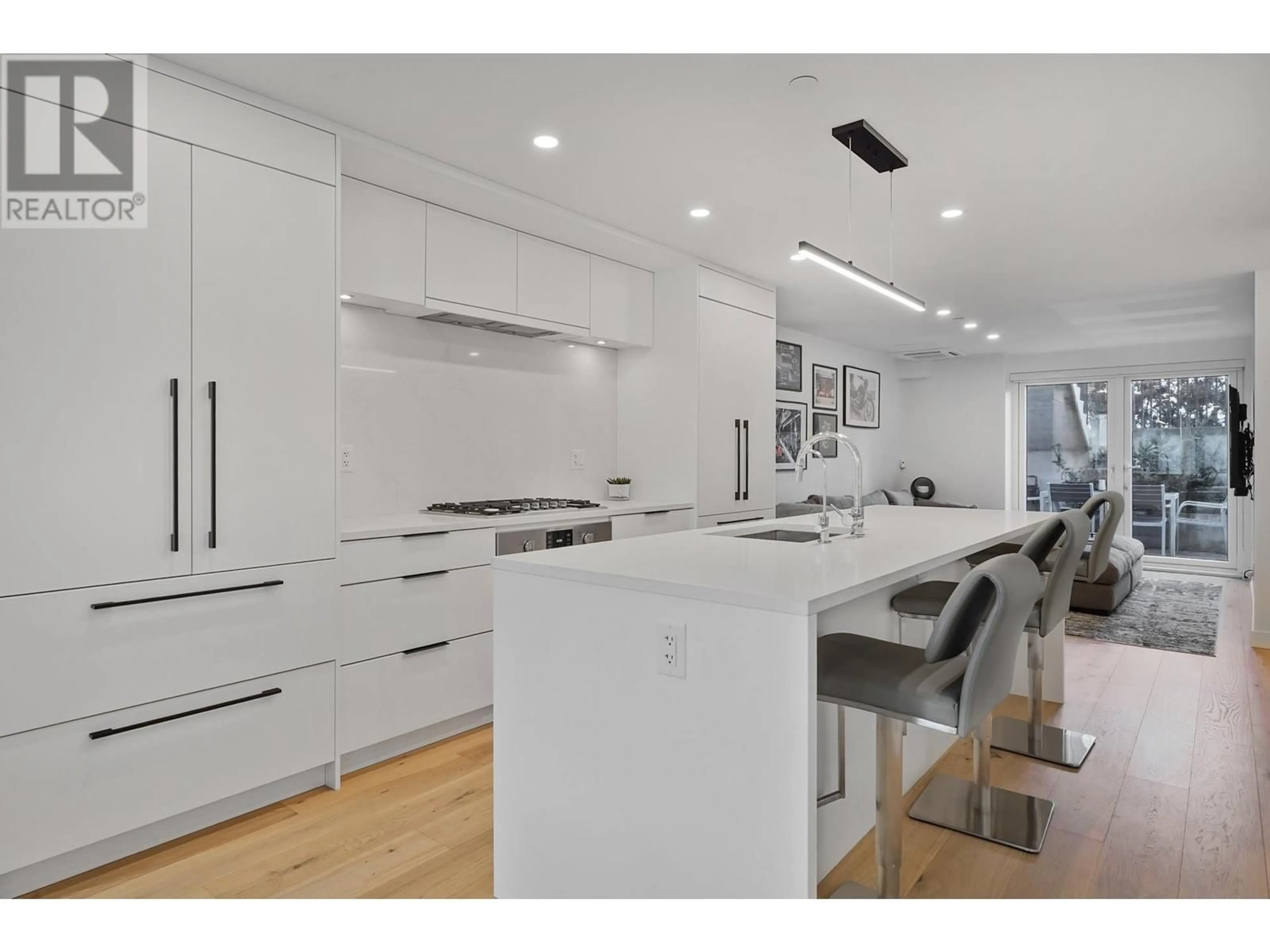 Contemporary kitchen, unknown for 101 - 649 3RD STREET, North Vancouver British Columbia V7L1G6