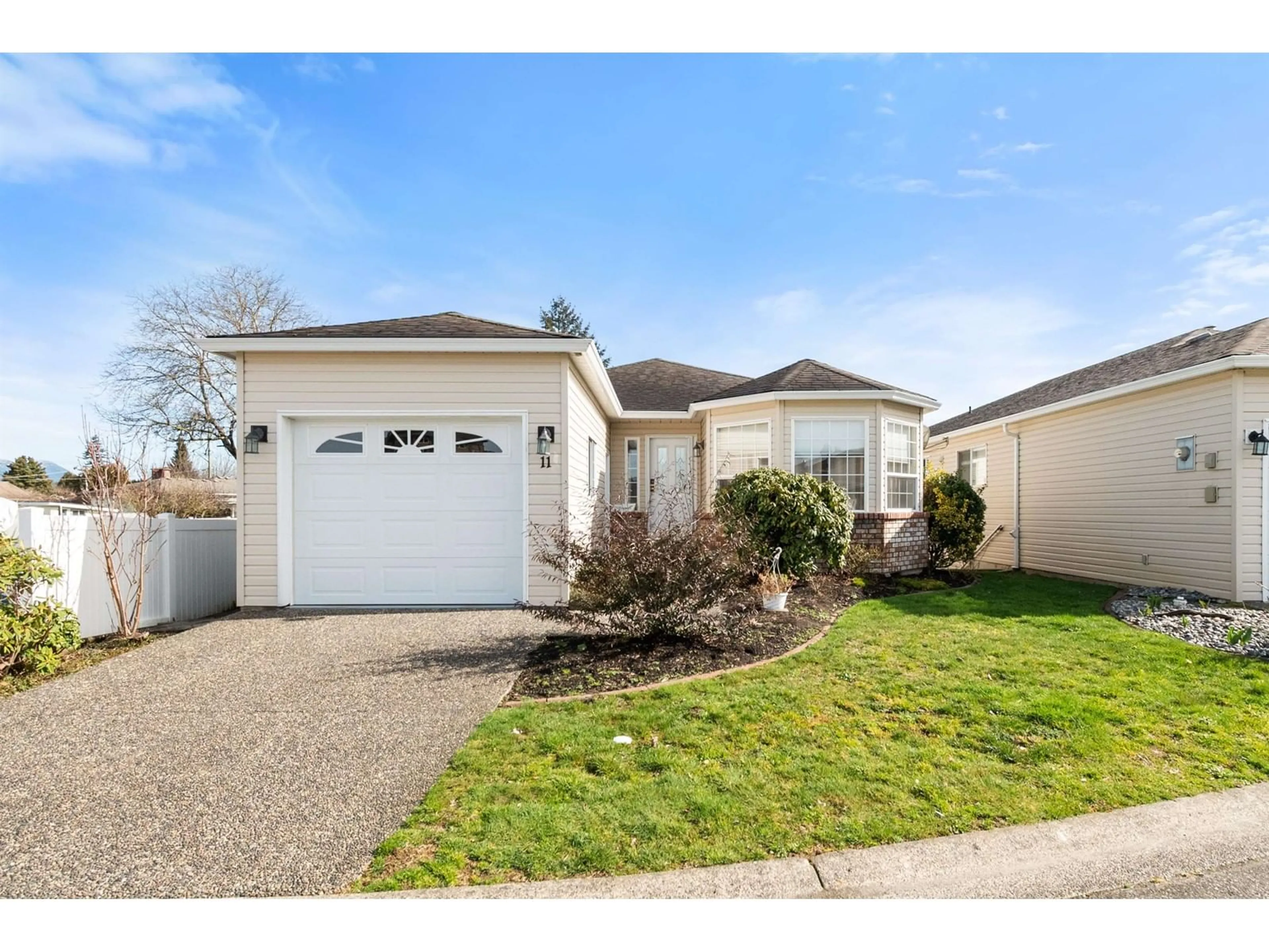 Home with vinyl exterior material, street for 11 - 8500 YOUNG ROAD, Chilliwack British Columbia V2P4P1