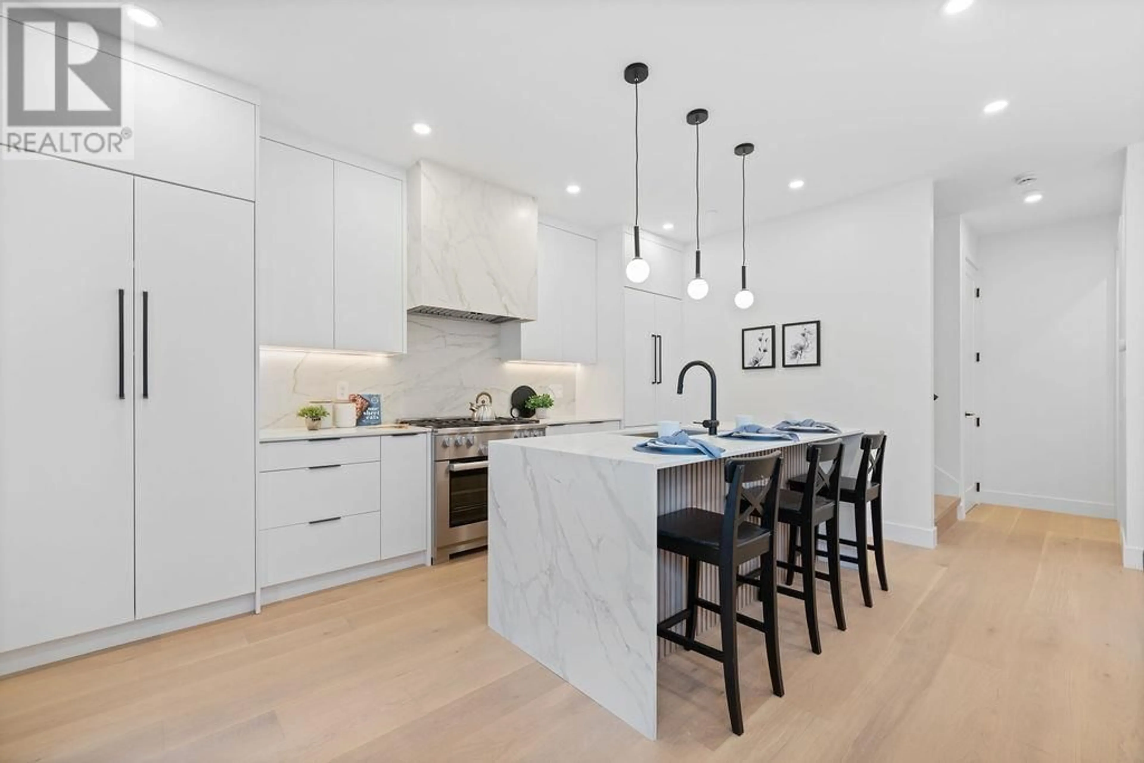 Contemporary kitchen, unknown for 1 - 3772 20TH AVENUE, Vancouver British Columbia V6S1E8