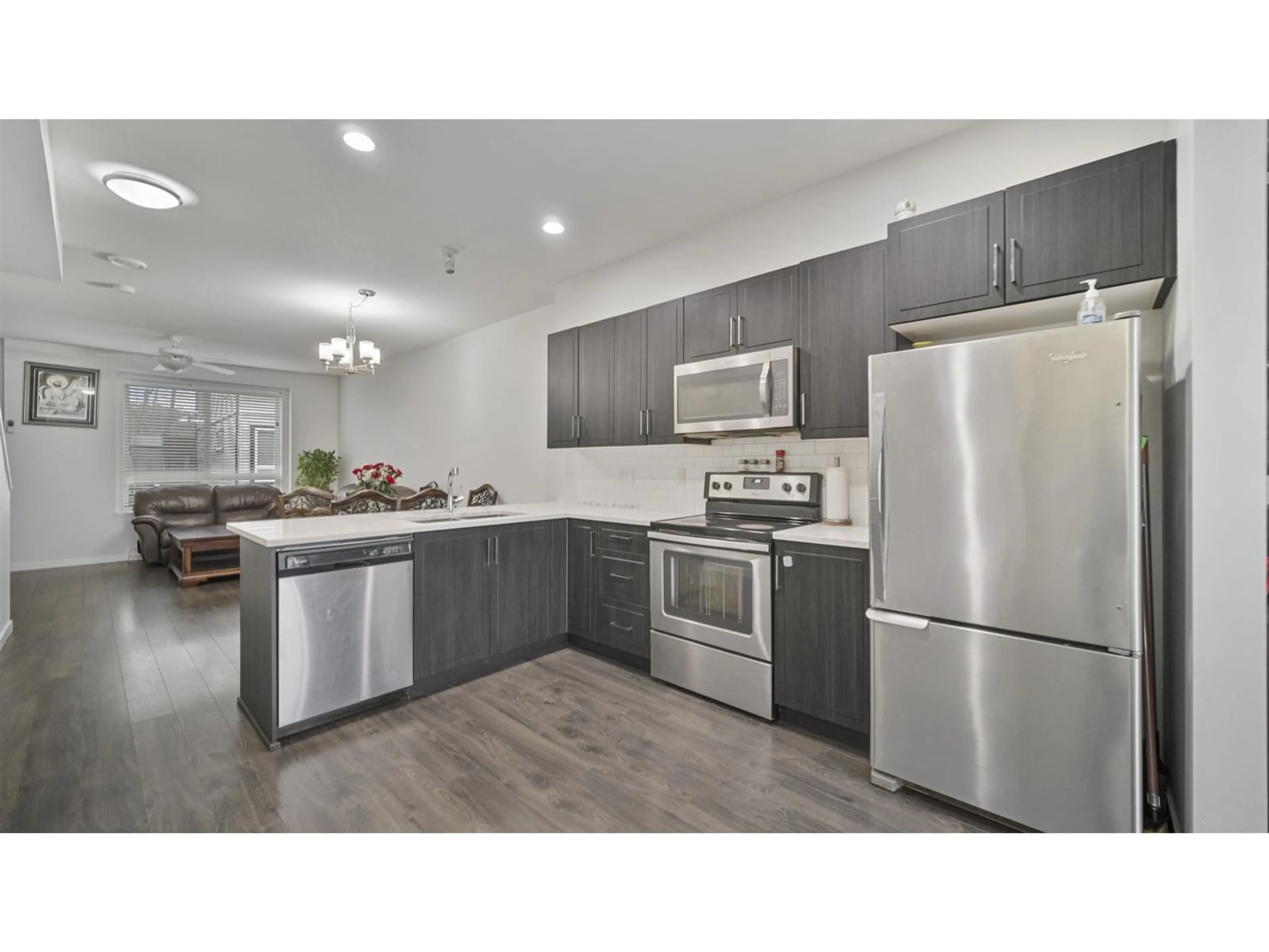 Open concept kitchen, unknown for 34 14555 68 AVENUE, Surrey British Columbia V3S5J9