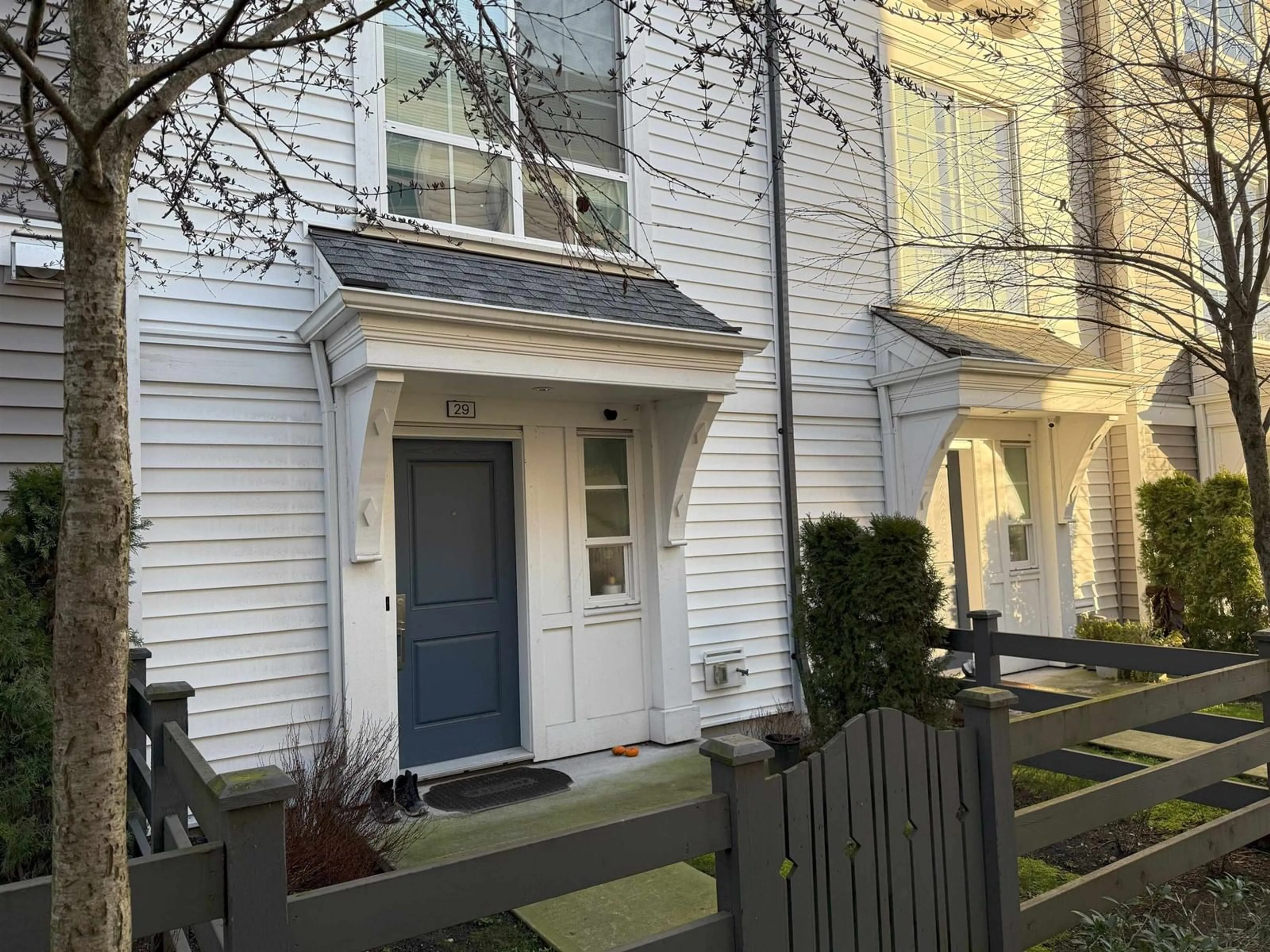 A pic from outside/outdoor area/front of a property/back of a property/a pic from drone, street for 29 - 2838 LIVINGSTONE, Abbotsford British Columbia V2T0J1
