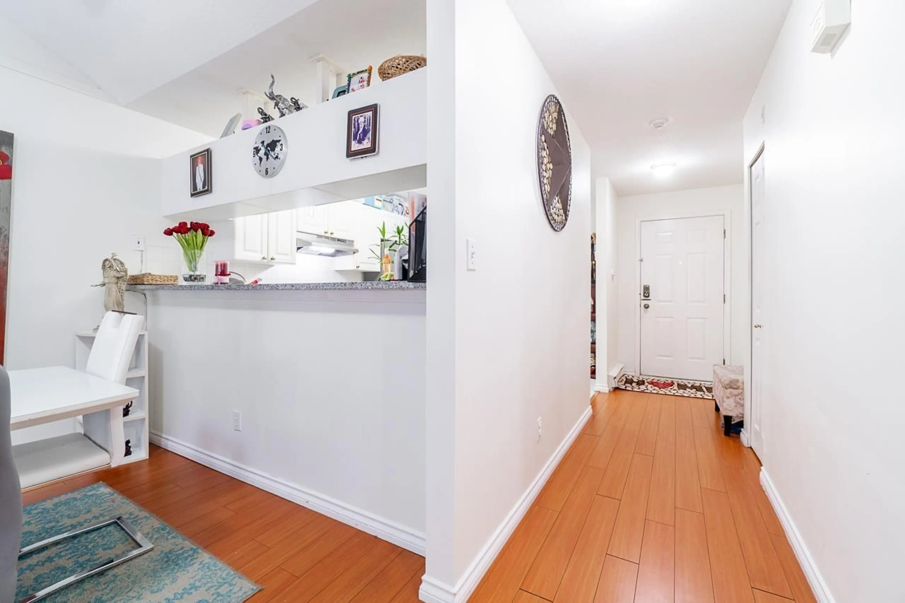 Indoor entryway for 11 - 13670 84, Surrey British Columbia V3W0T6