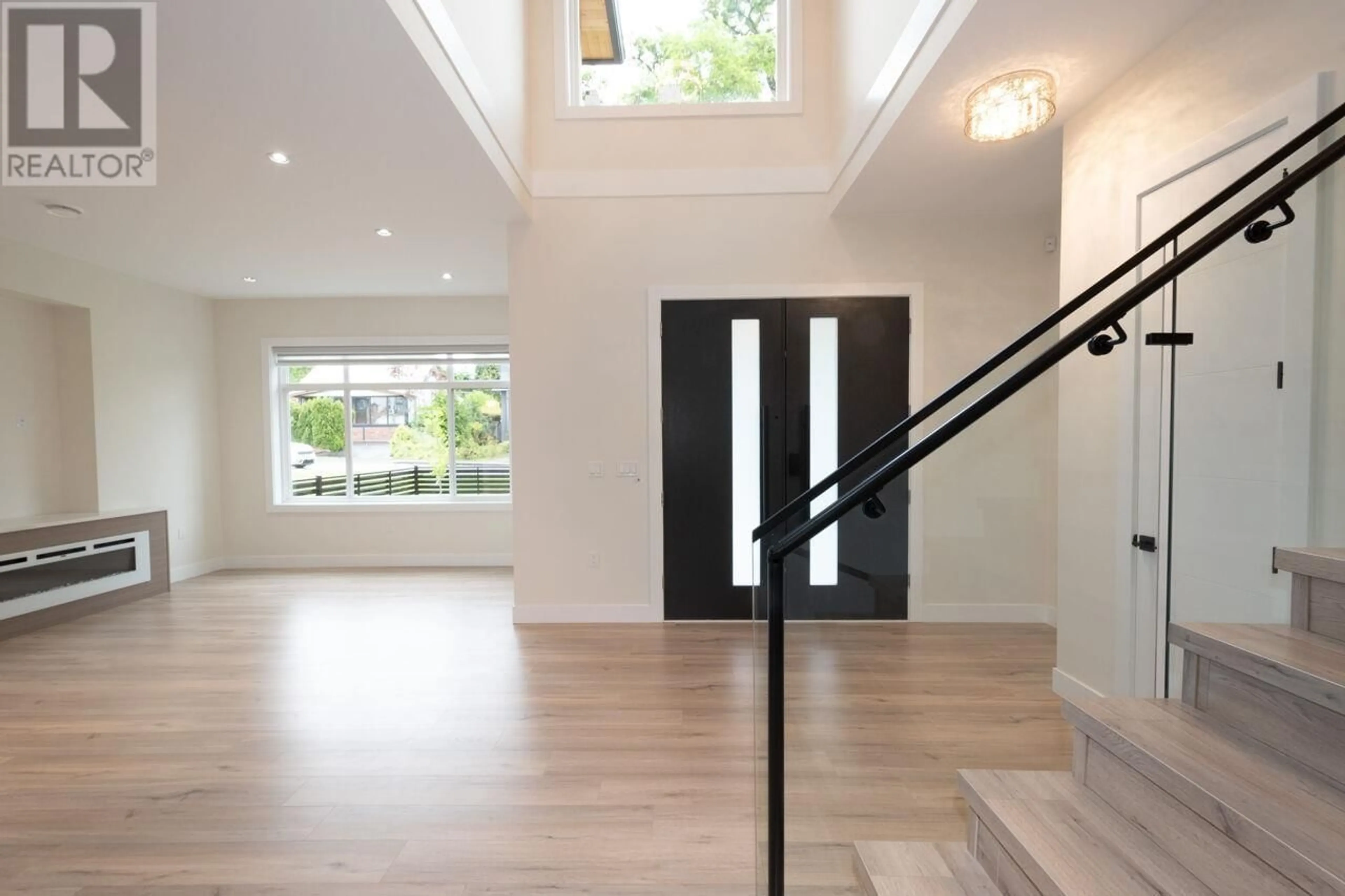 Unknown for 8563 11TH AVENUE, Burnaby British Columbia V3N2P6