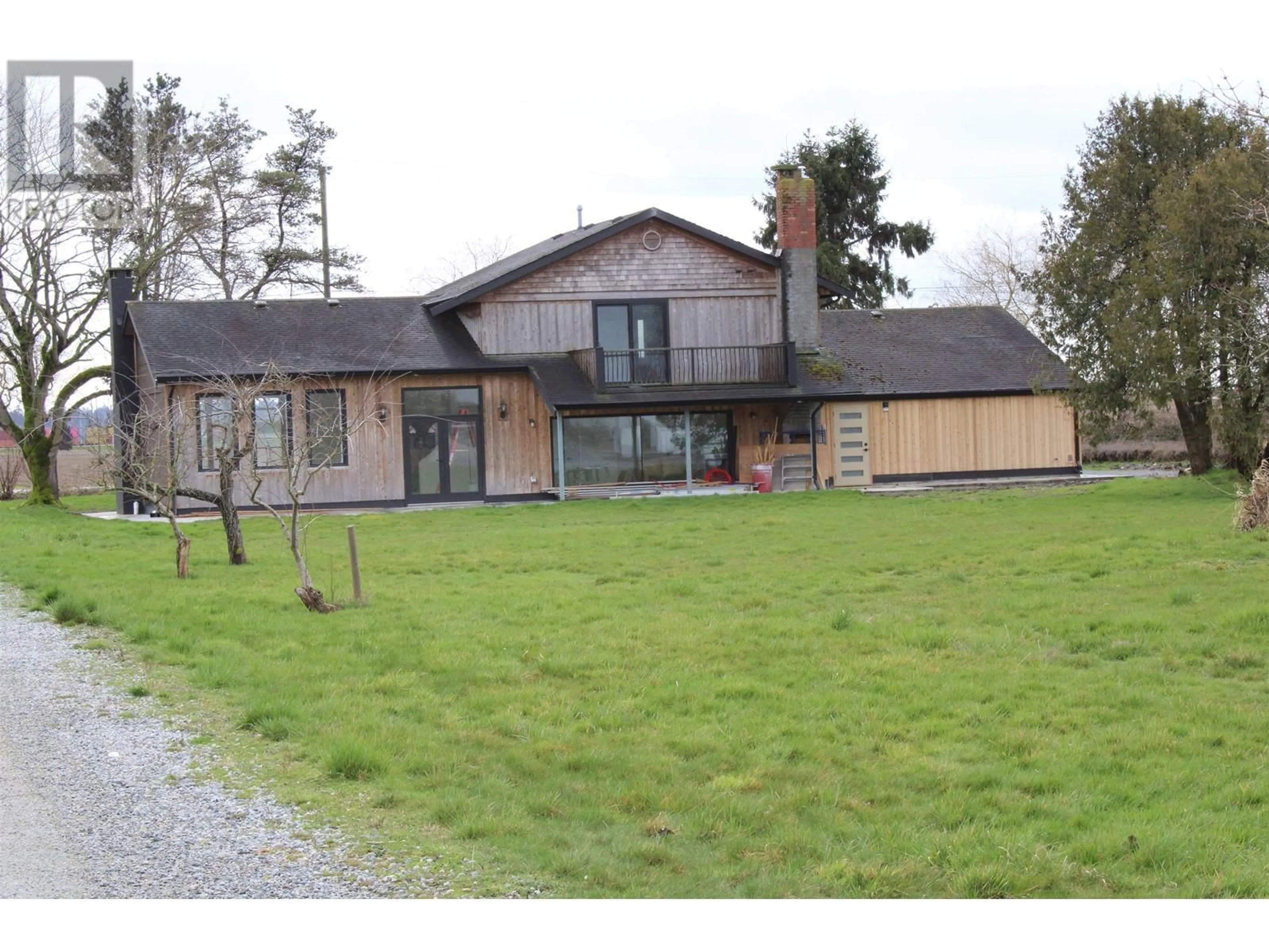 A pic from outside/outdoor area/front of a property/back of a property/a pic from drone, building for 5465 34B AVENUE, Ladner British Columbia V4L2P1