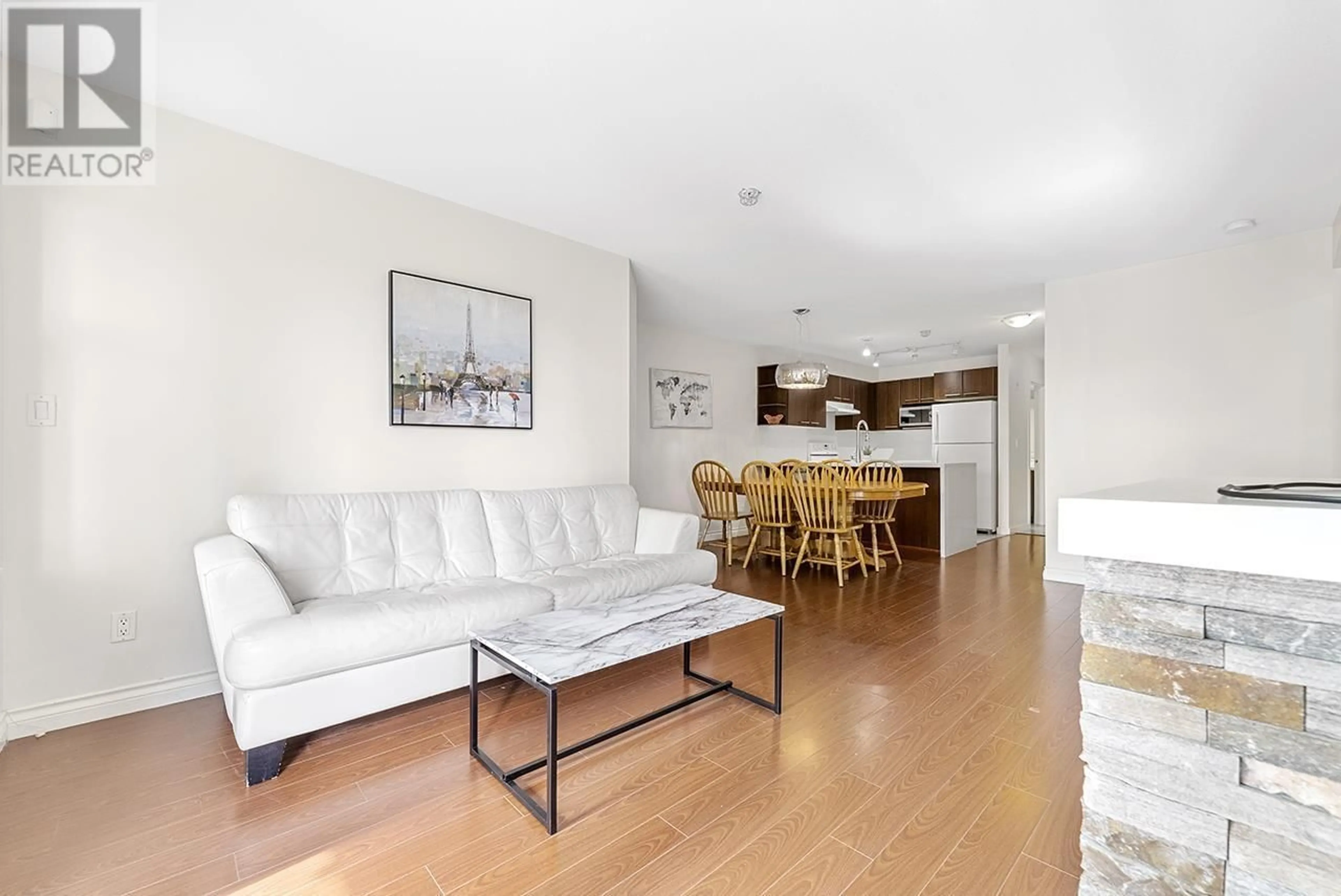 Living room with furniture, unknown for 108 - 4833 BRENTWOOD DRIVE, Burnaby British Columbia V5C0C3