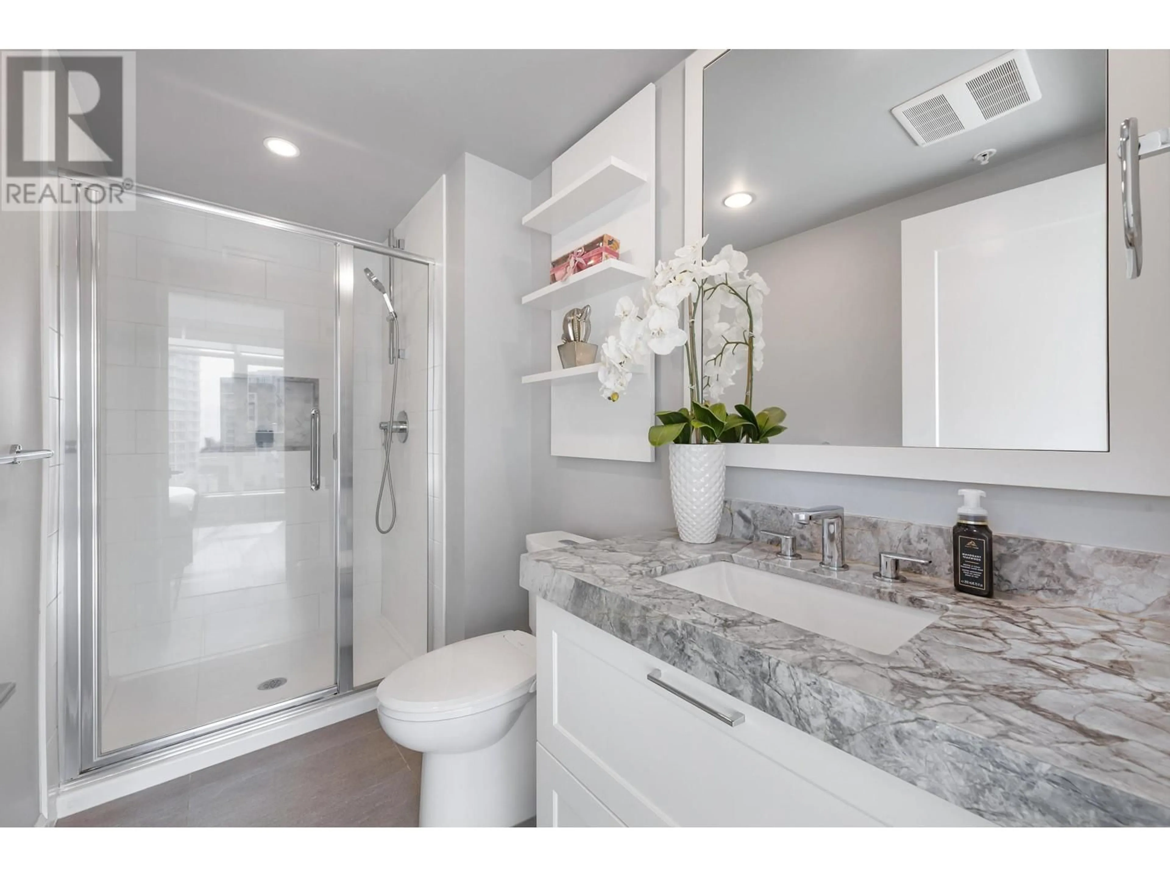 Contemporary bathroom, ceramic/tile floor for 1709 - 520 COMO LAKE AVENUE, Coquitlam British Columbia V3J0E8