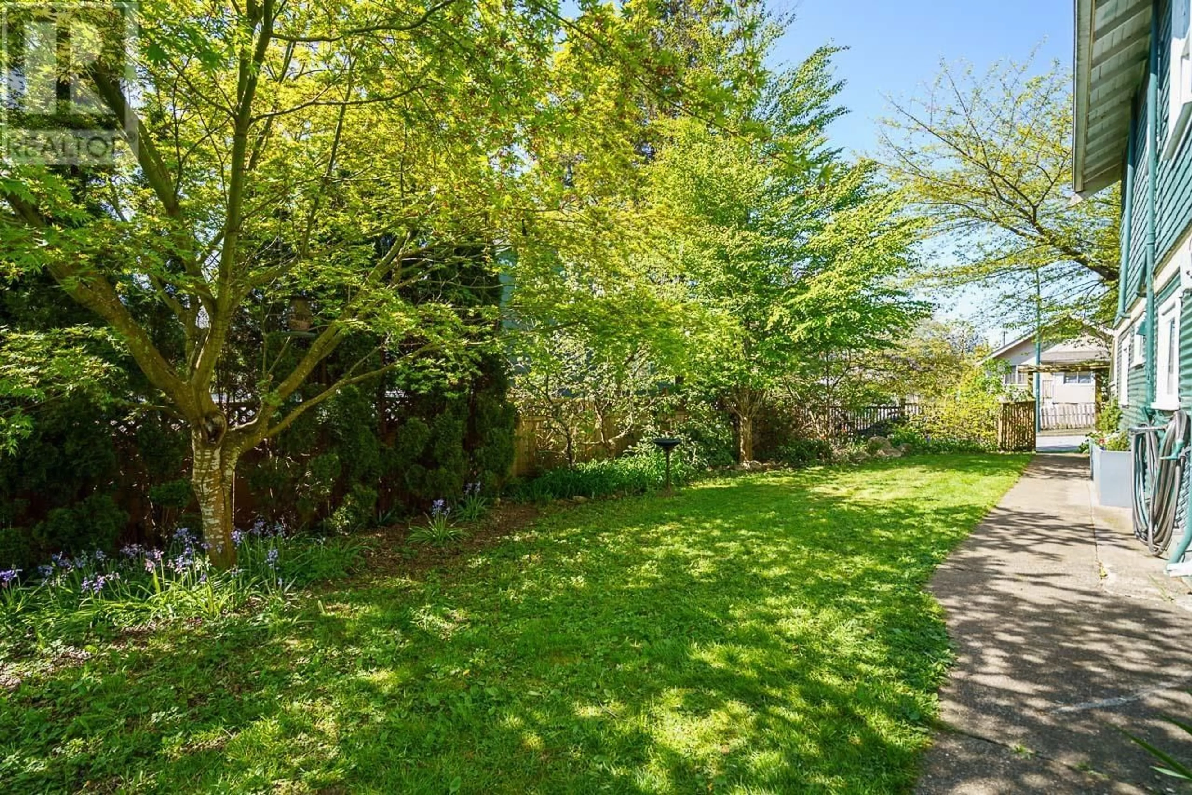 A pic from outside/outdoor area/front of a property/back of a property/a pic from drone, forest/trees view for 3336 GEORGIA STREET, Vancouver British Columbia V5K2L4