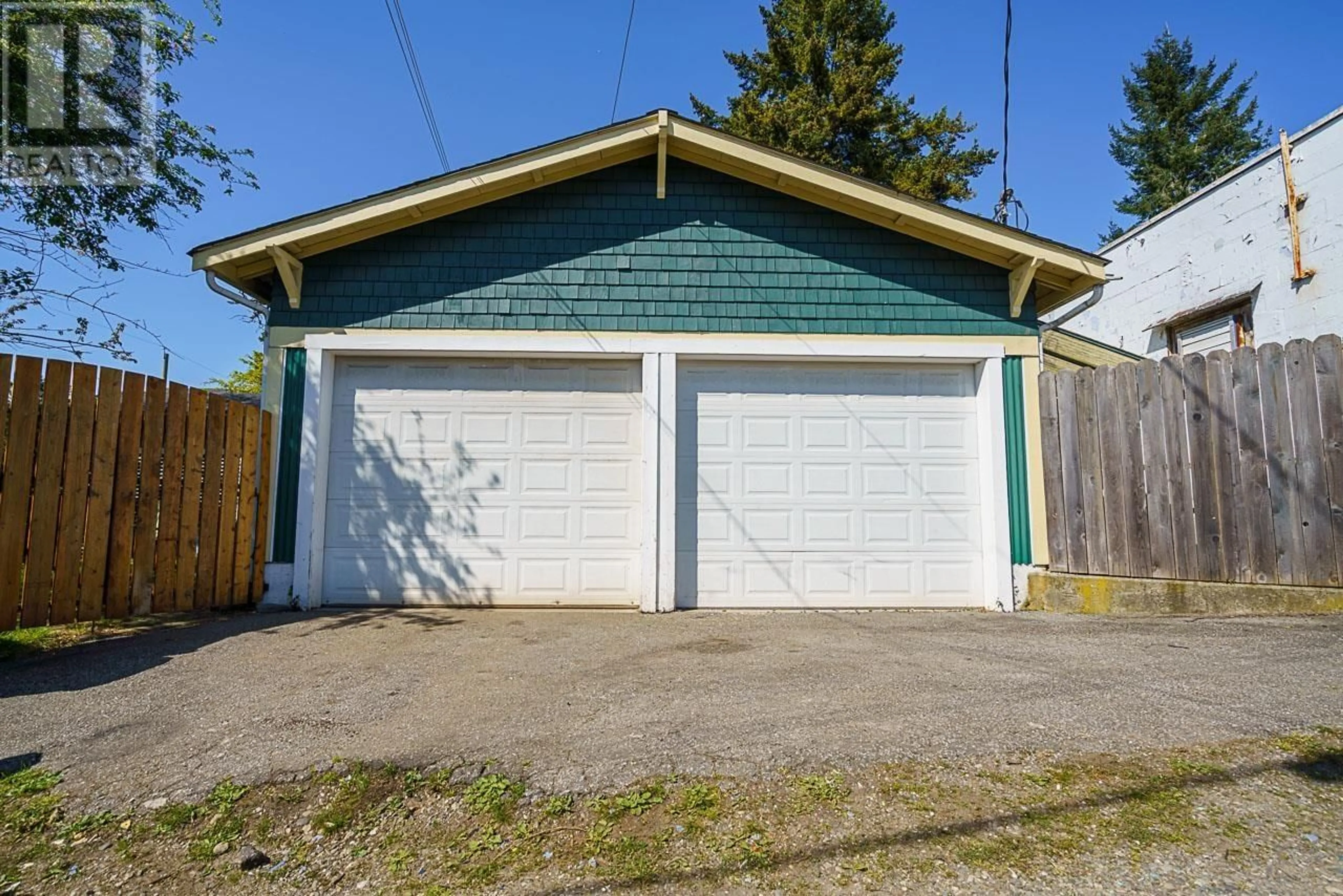Indoor garage for 3336 GEORGIA STREET, Vancouver British Columbia V5K2L4
