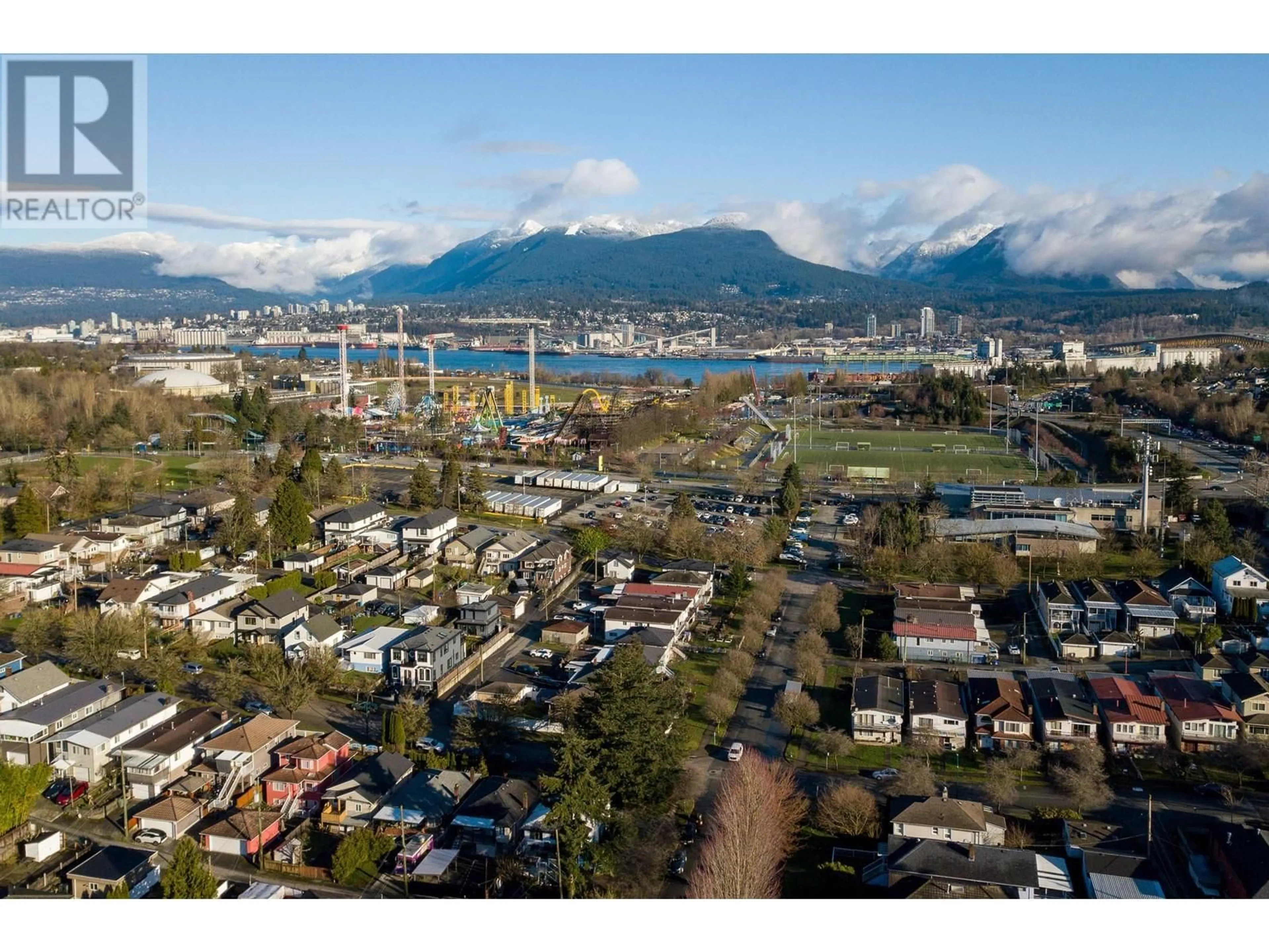 A pic from outside/outdoor area/front of a property/back of a property/a pic from drone, mountain view for 3336 GEORGIA STREET, Vancouver British Columbia V5K2L4