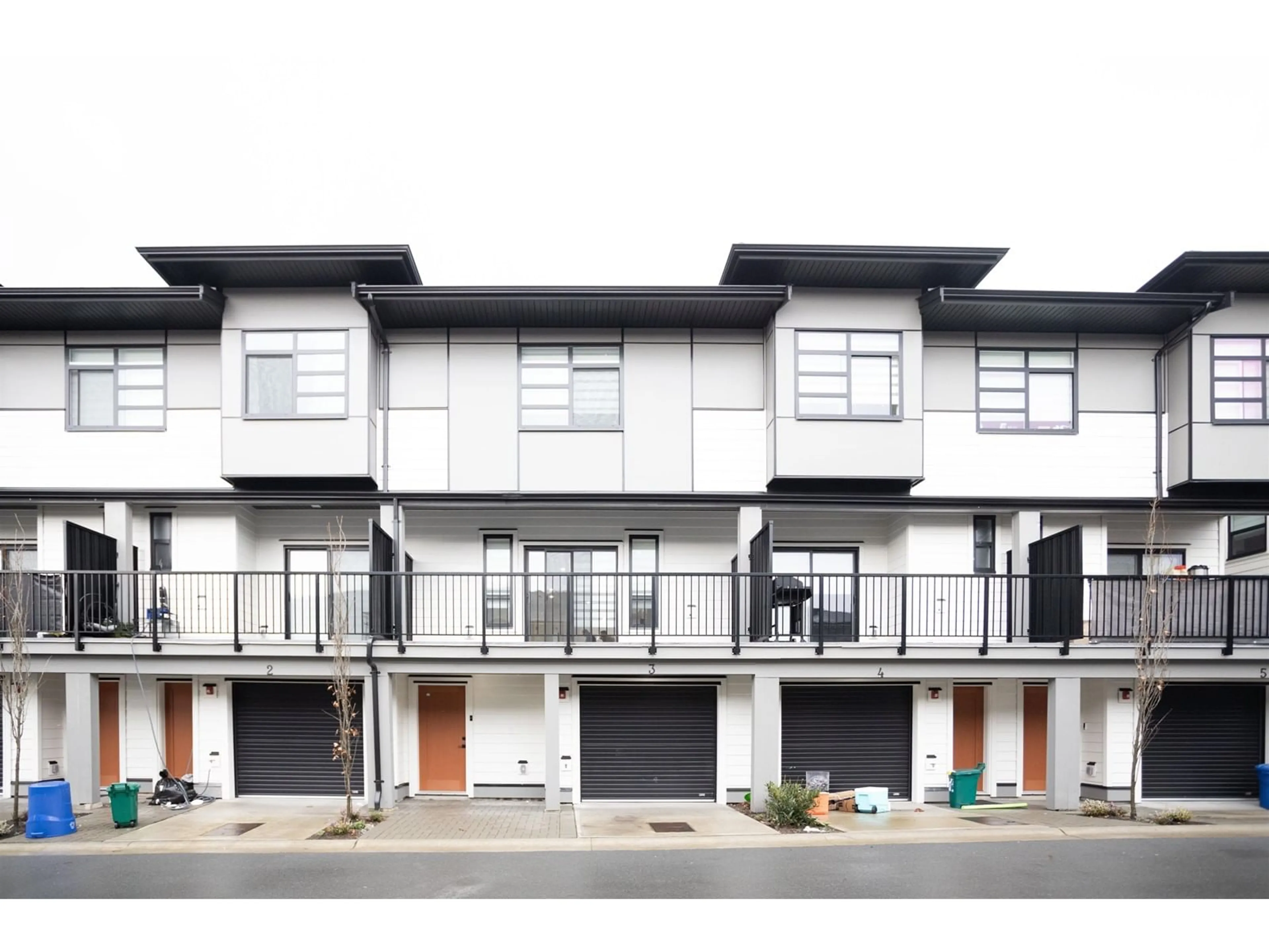 Home with vinyl exterior material, street for 3 - 7411 CEDAR, Mission British Columbia V2V4R5