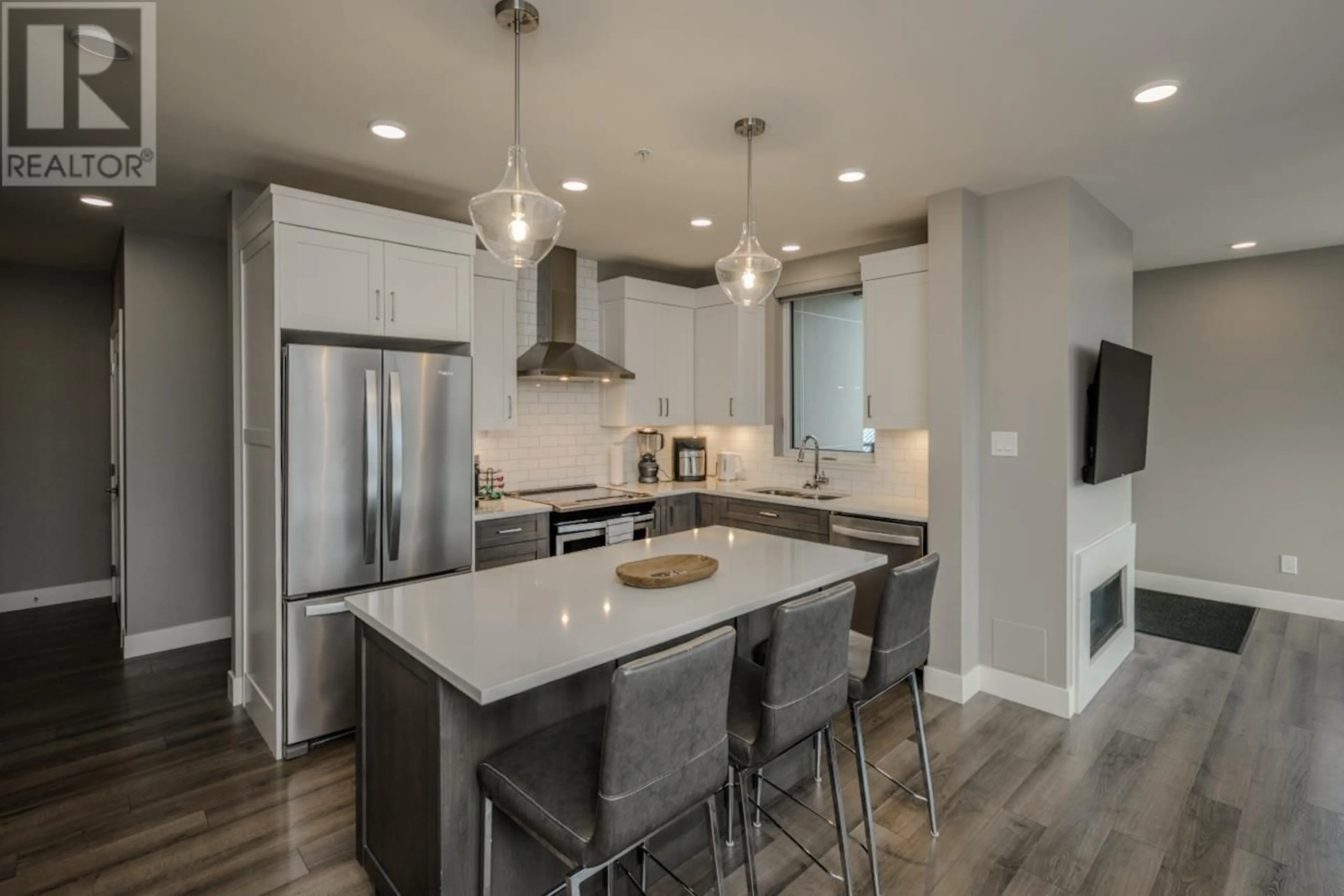 Open concept kitchen, unknown for 201 - 1087 6TH AVENUE, Prince George British Columbia V2L0E5