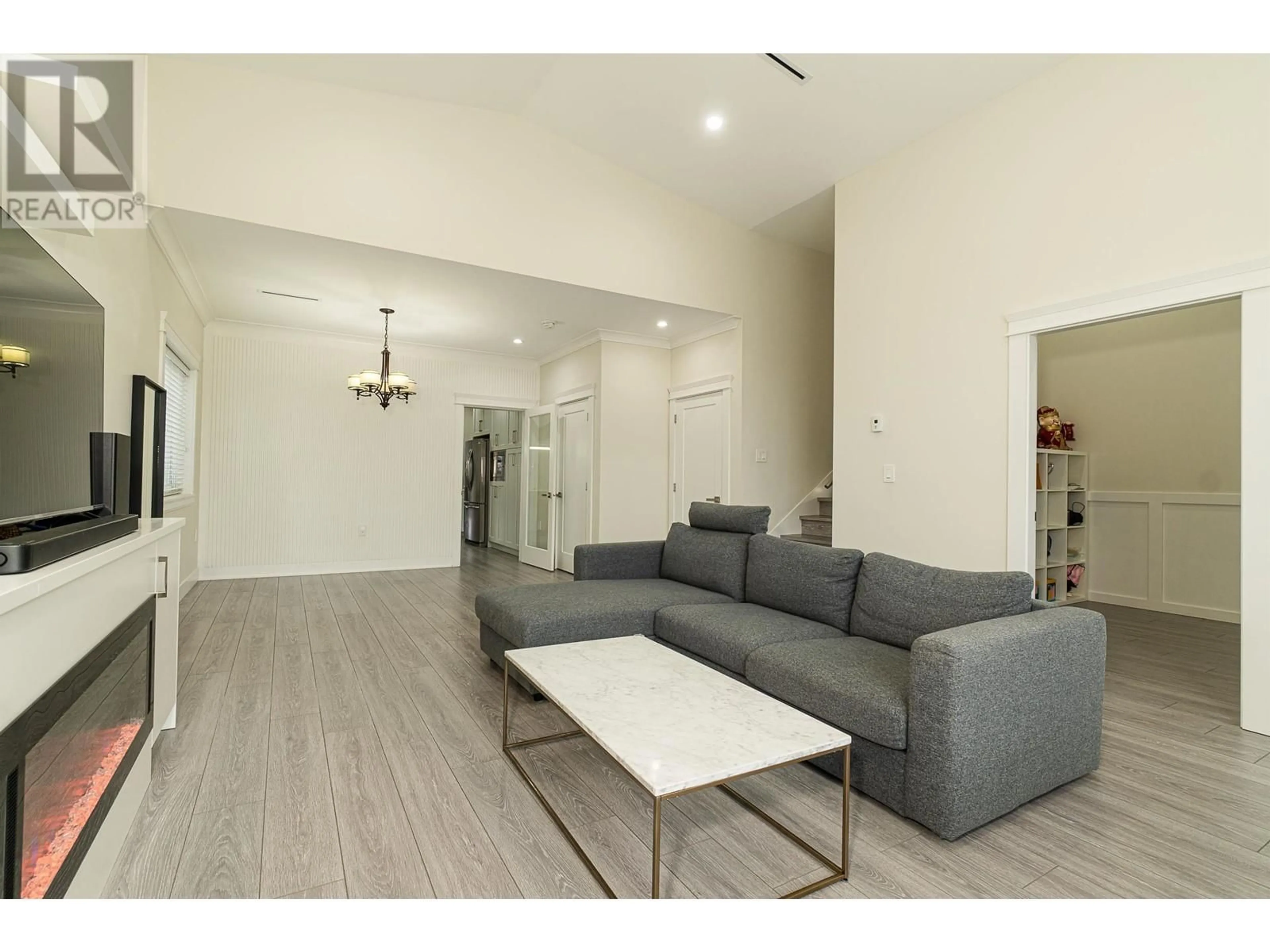 Living room with furniture, unknown for 1483 SPERLING AVENUE, Burnaby British Columbia V5B4J8