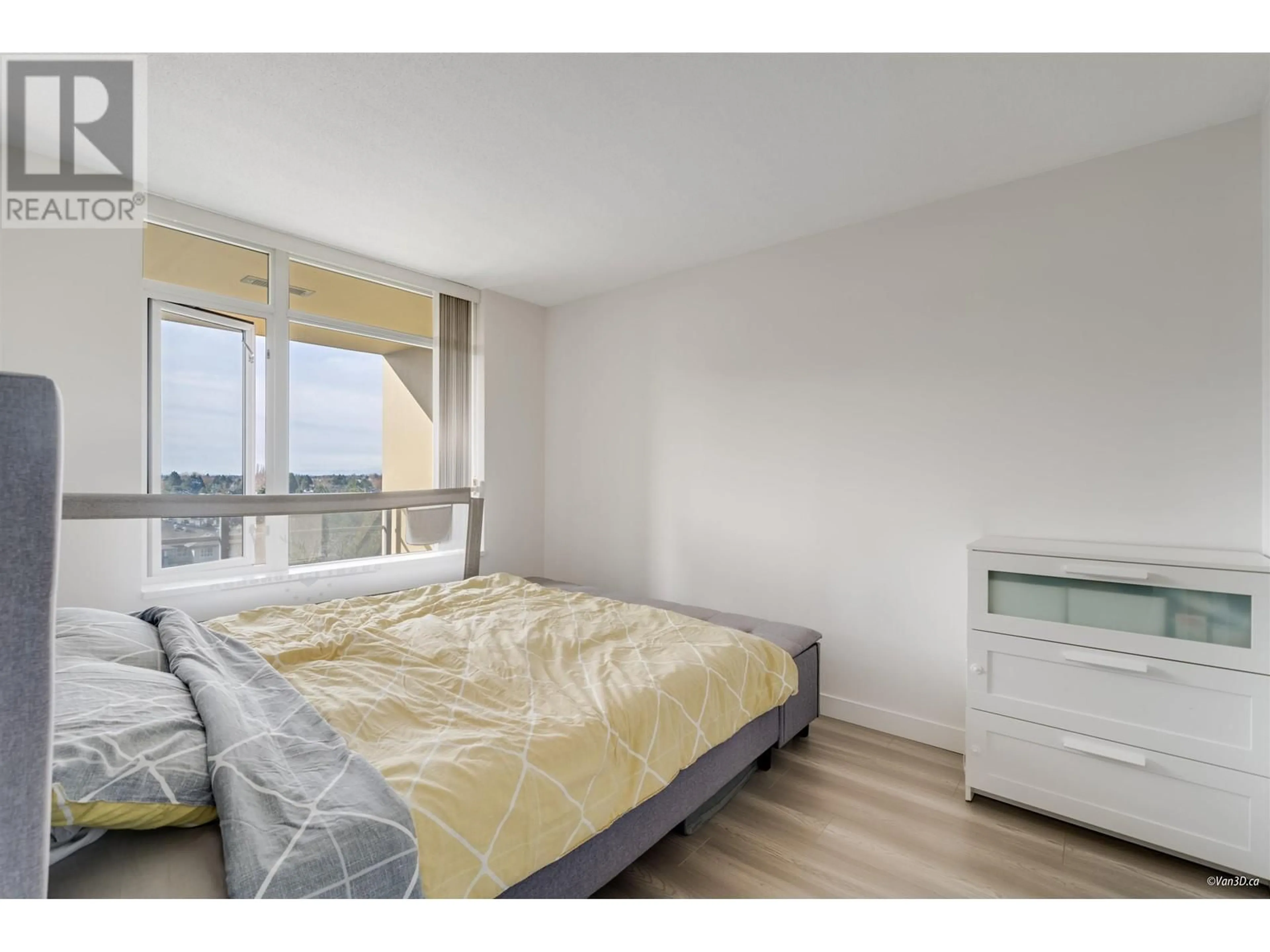 Bedroom with bed, wood/laminate floor for 918 - 9171 FERNDALE ROAD, Richmond British Columbia V6Y0A5