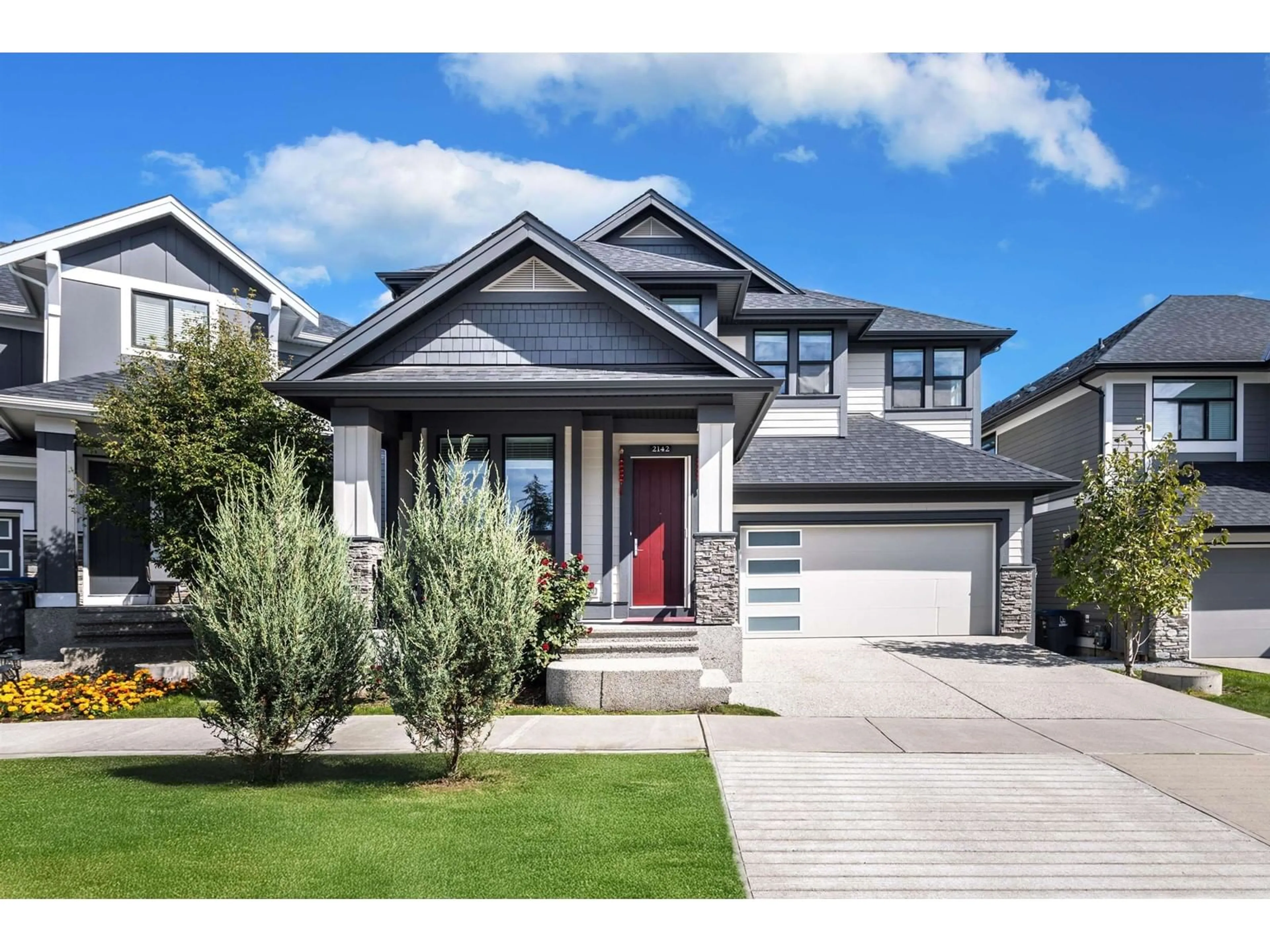 Home with vinyl exterior material, street for 2142 167, White Rock British Columbia V3Z9X9