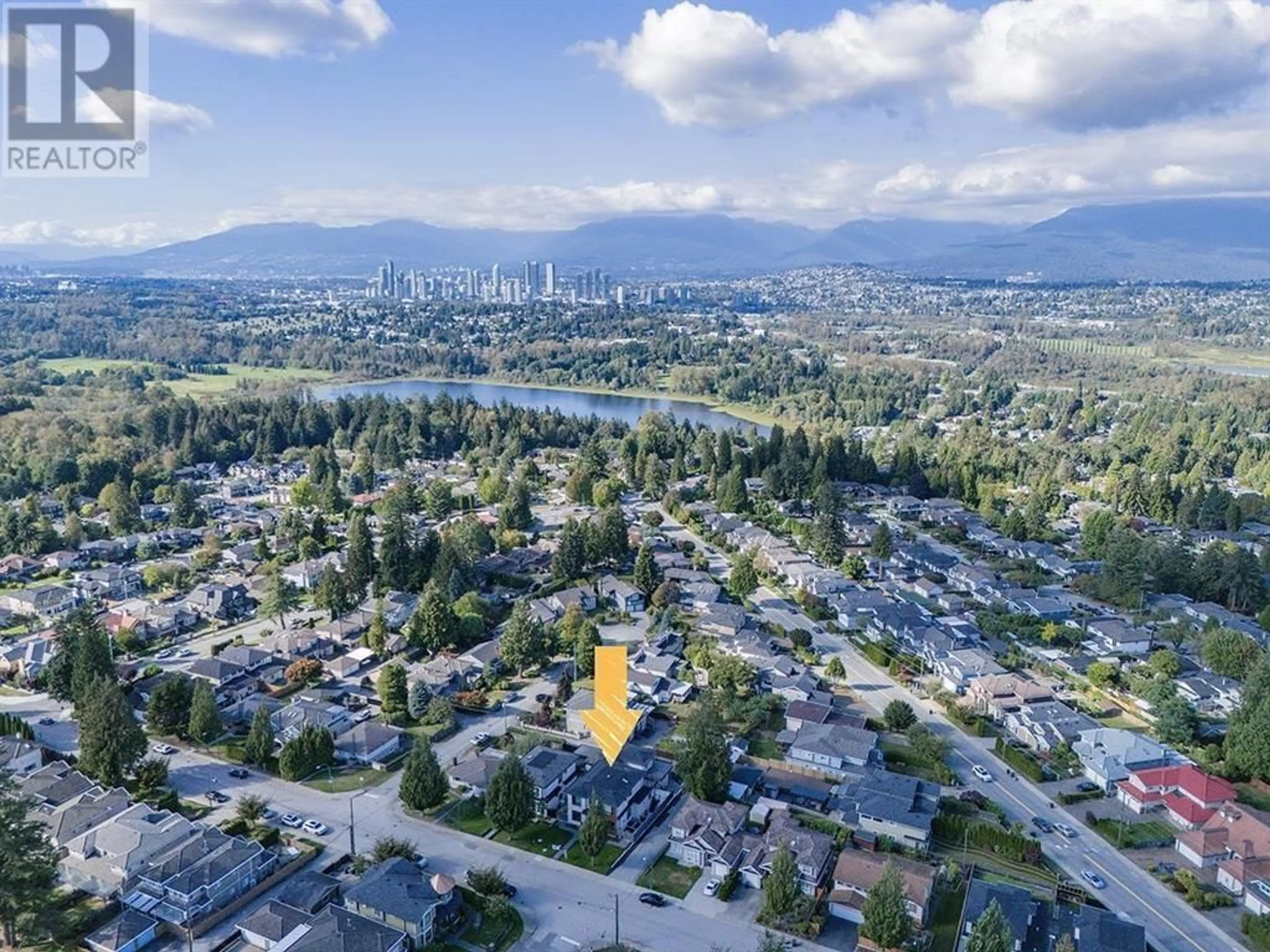 A pic from outside/outdoor area/front of a property/back of a property/a pic from drone, mountain view for 6807 STANLEY STREET, Burnaby British Columbia V5E1V2