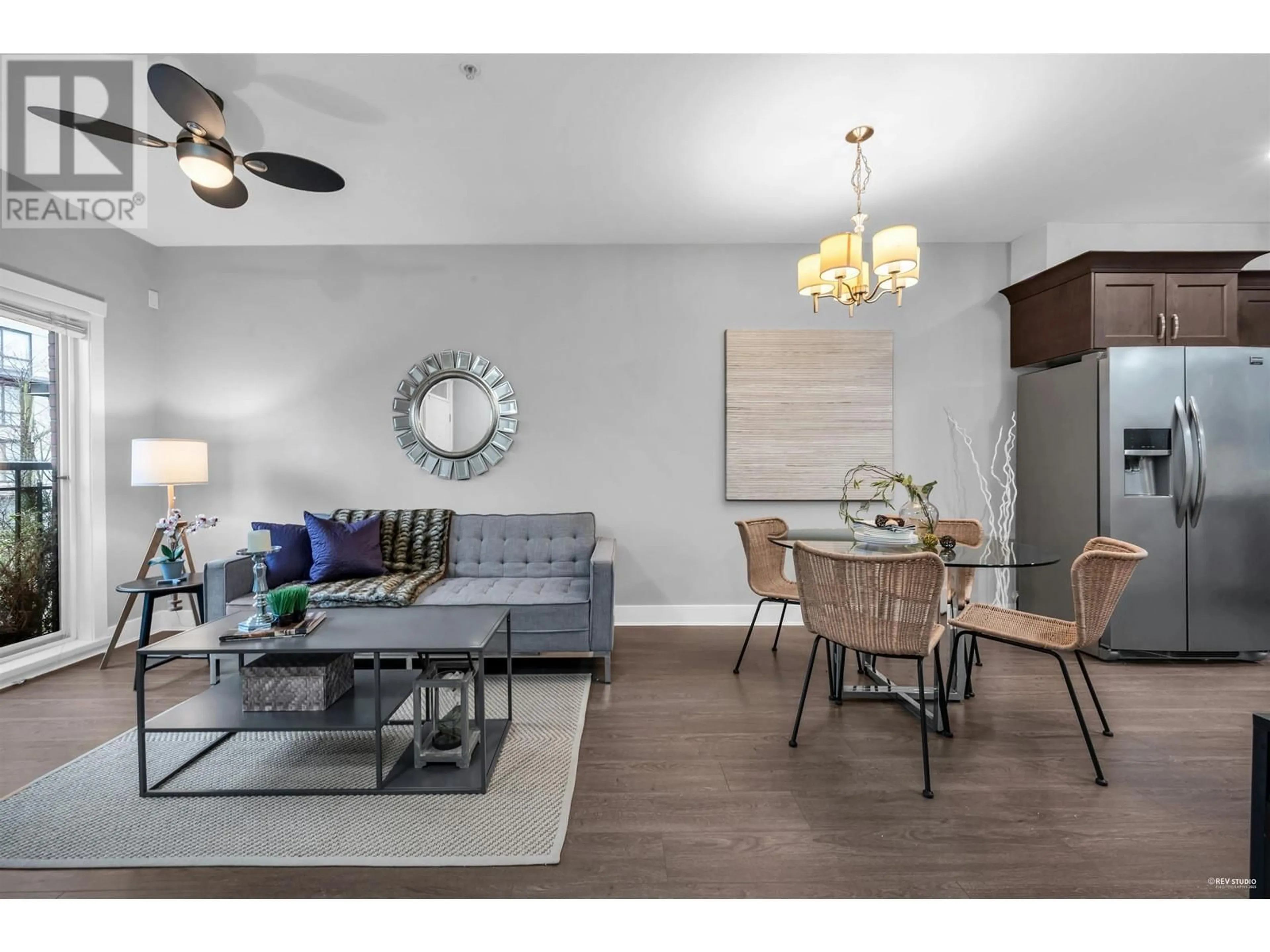 Living room with furniture, wood/laminate floor for 202 - 828 ROYAL AVENUE, New Westminster British Columbia V3M1J9