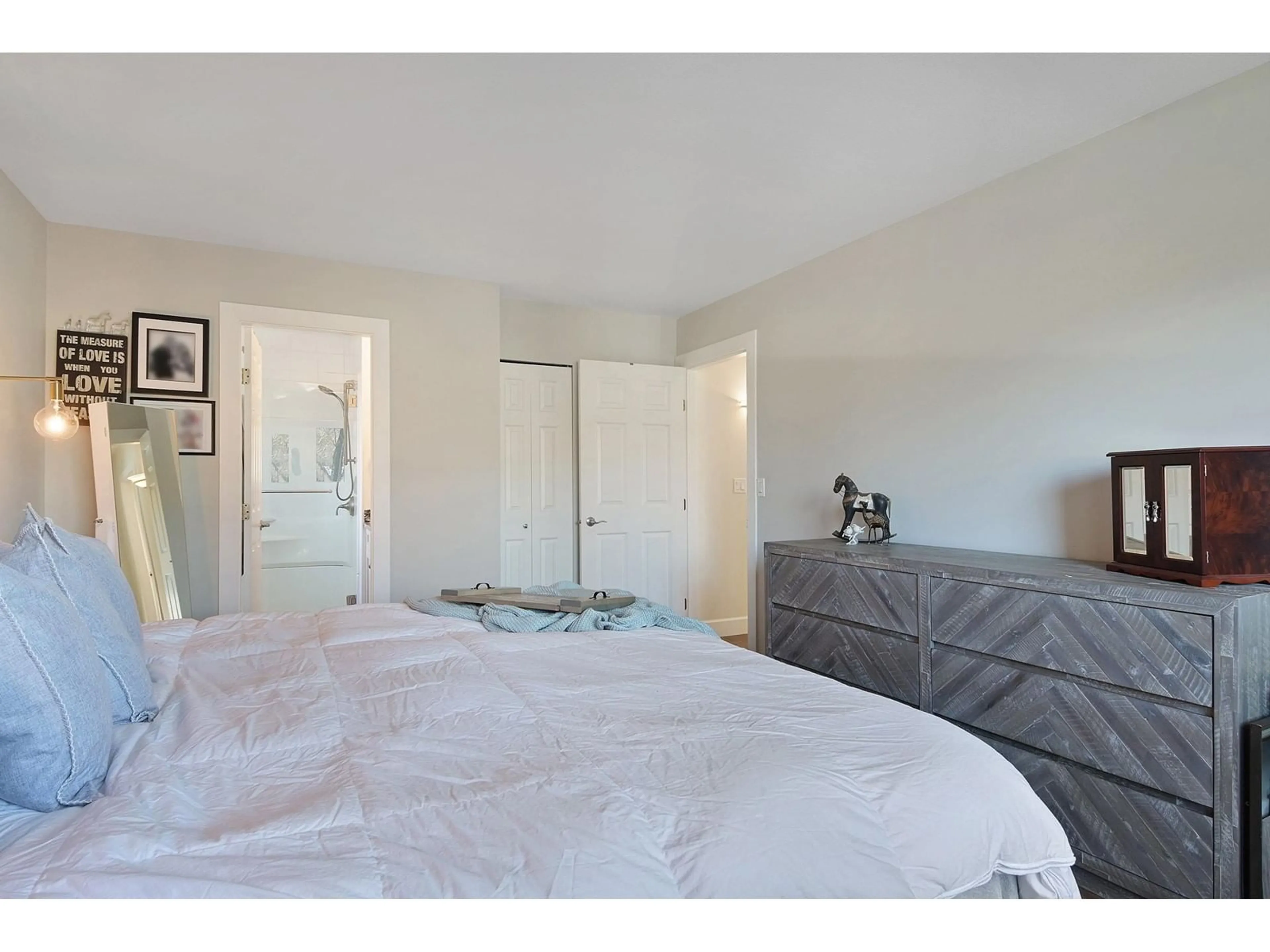 A pic of a room for 18274 58A, Surrey British Columbia V3S7E9