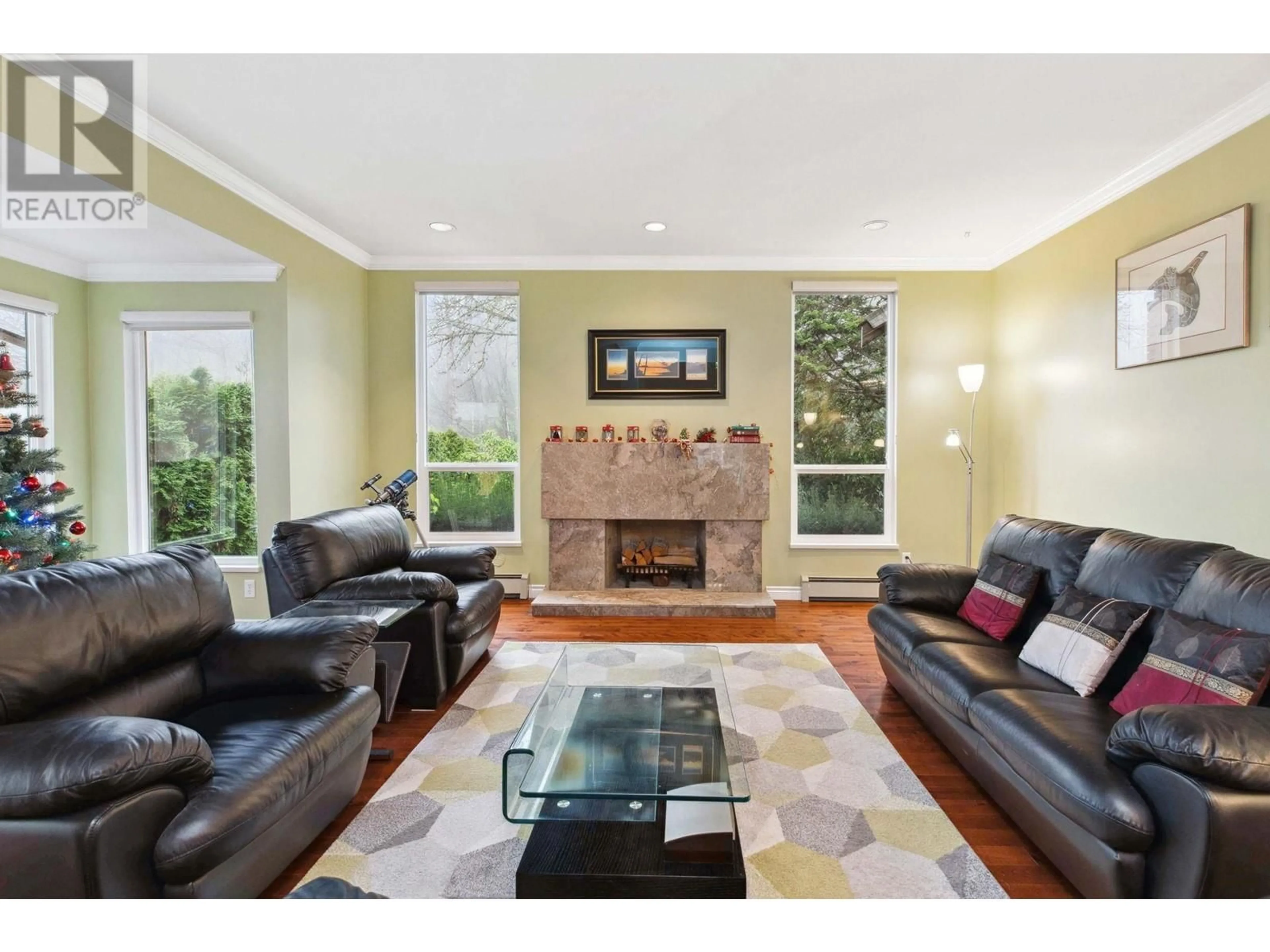 Living room with furniture, unknown for 8250 LAKEFIELD DRIVE, Burnaby British Columbia V5E4G7