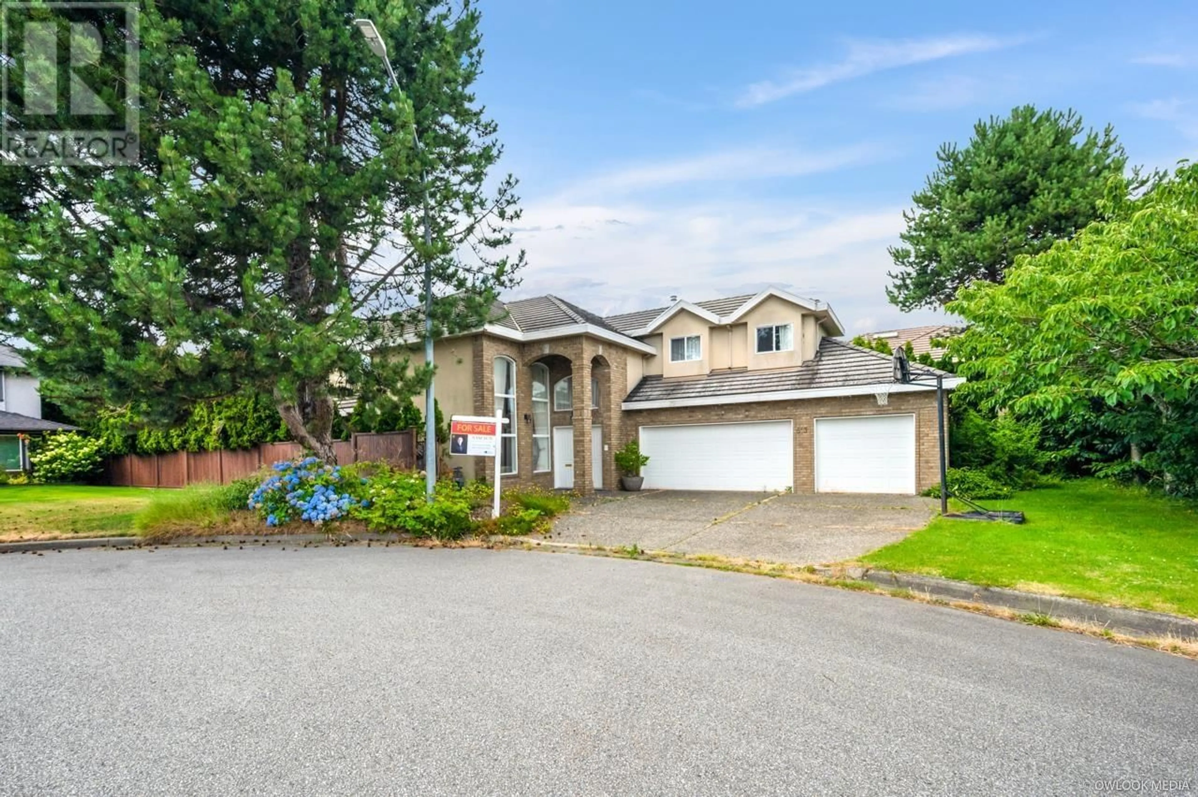 A pic from outside/outdoor area/front of a property/back of a property/a pic from drone, street for 5131 HADDON PLACE, Richmond British Columbia V7E6H8
