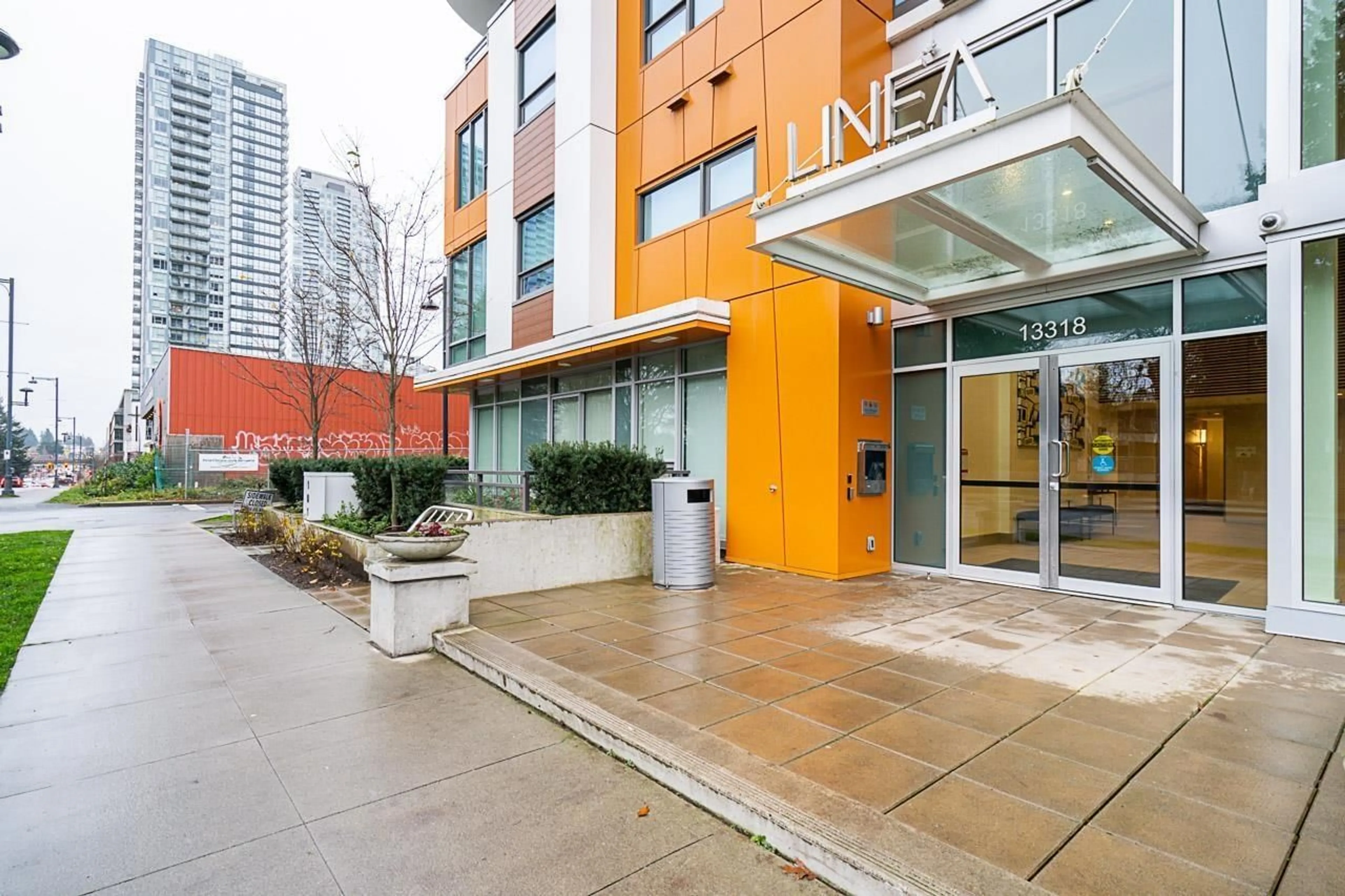 Patio, street for 1408 - 13318 104, Surrey British Columbia V3T0R2
