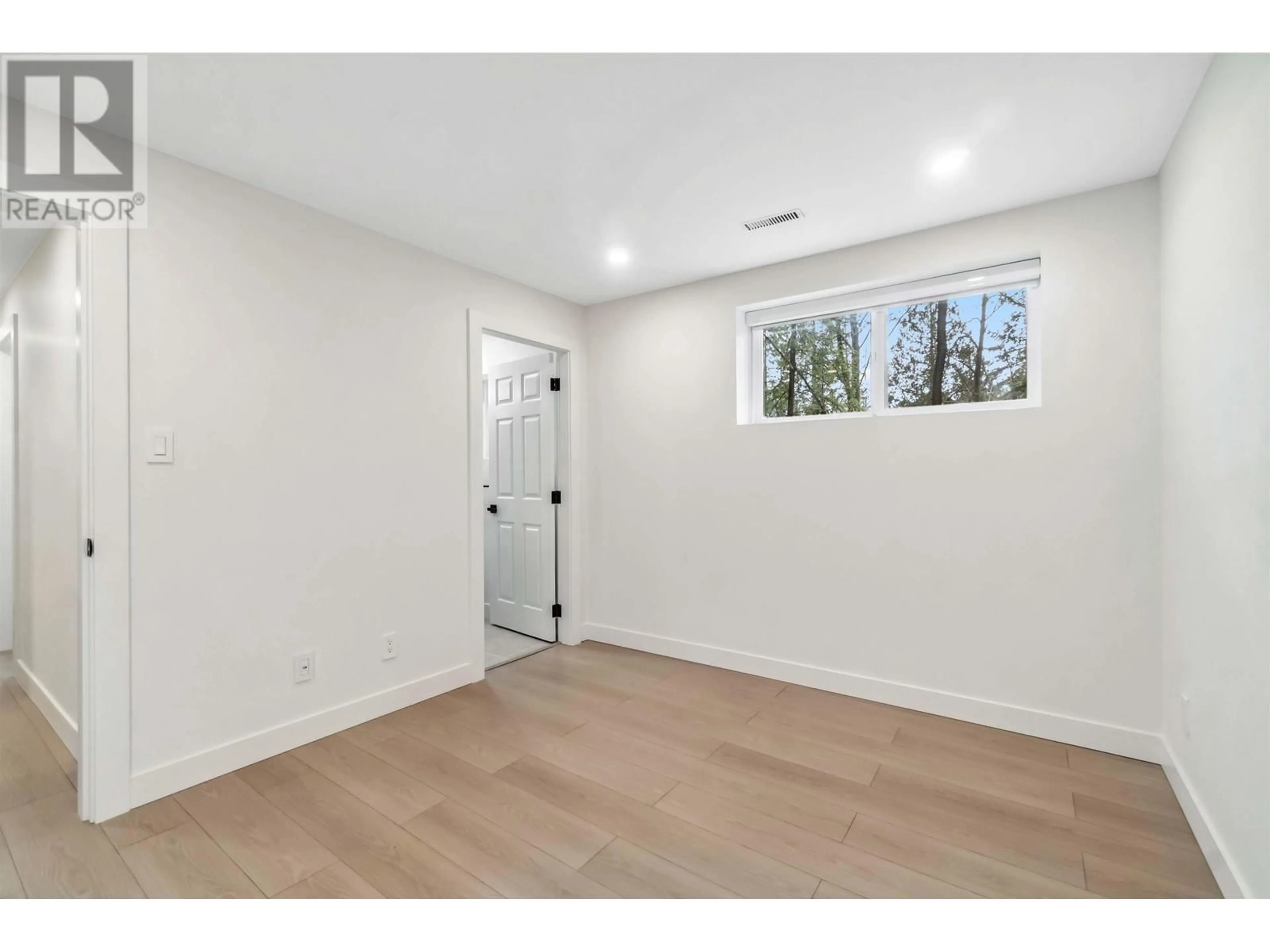 A pic of a room for 19 ARROW-WOOD PLACE, Port Moody British Columbia V3H4E9