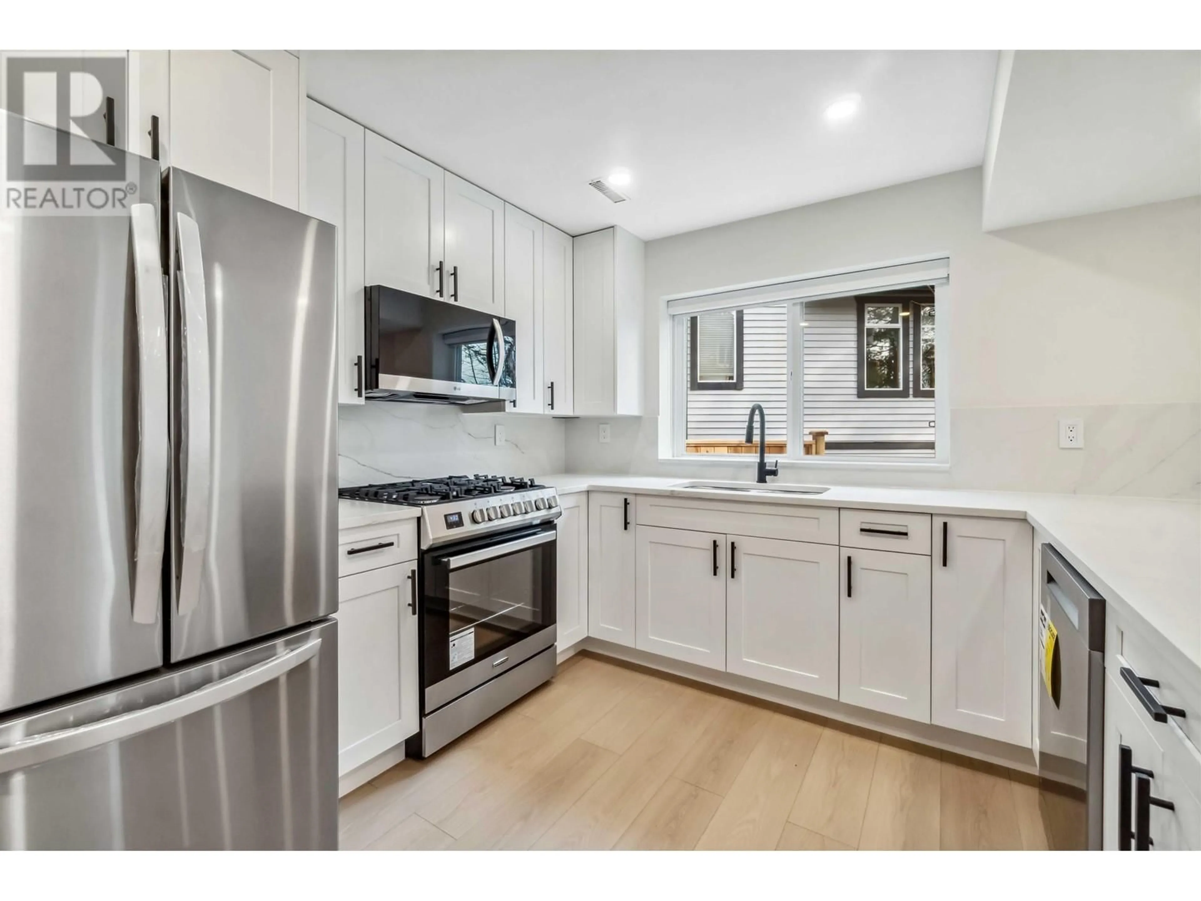 Open concept kitchen, unknown for 19 ARROW-WOOD PLACE, Port Moody British Columbia V3H4E9