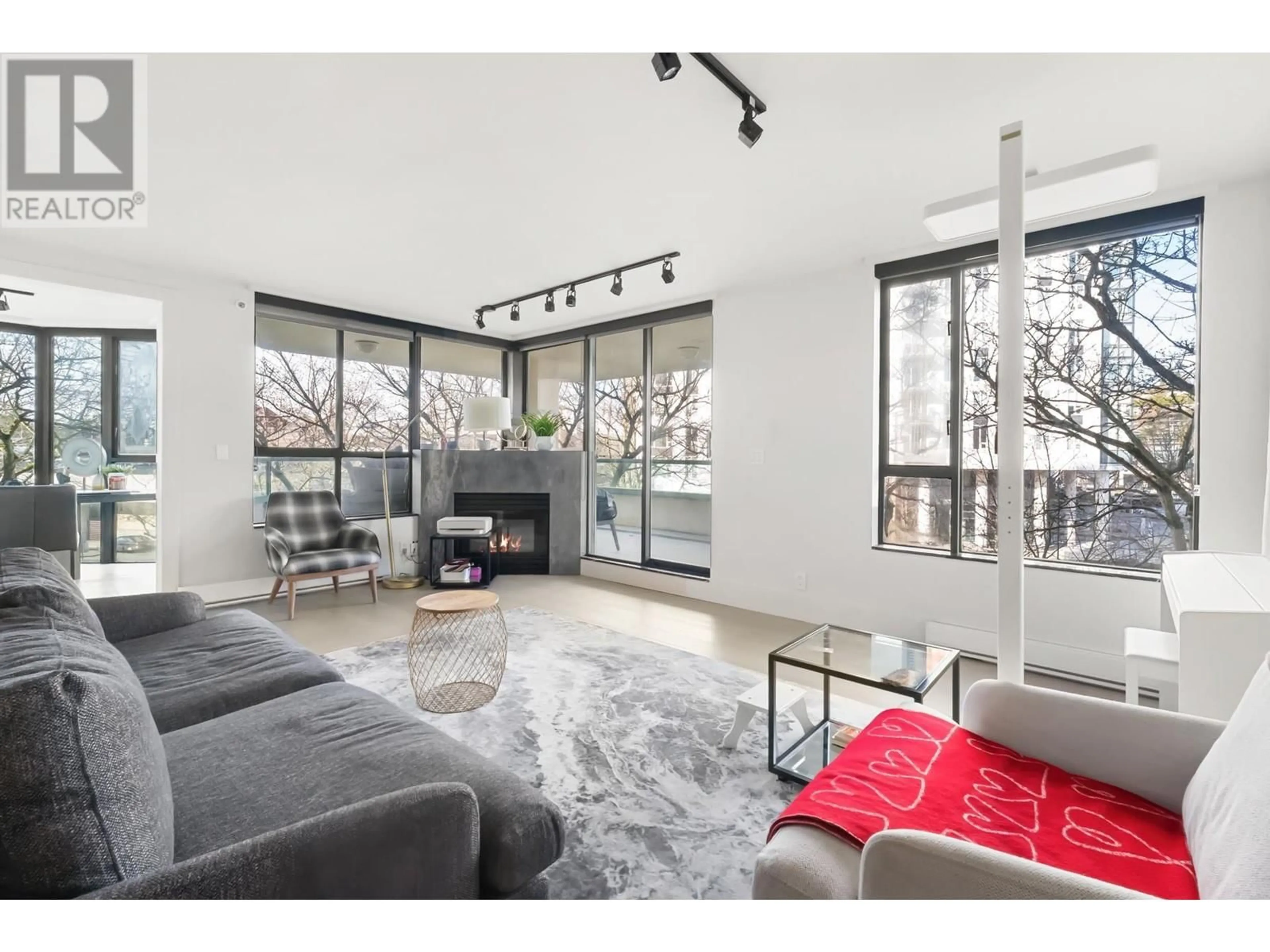 Living room with furniture, unknown for 3D - 328 TAYLOR WAY, West Vancouver British Columbia V7T2Y4