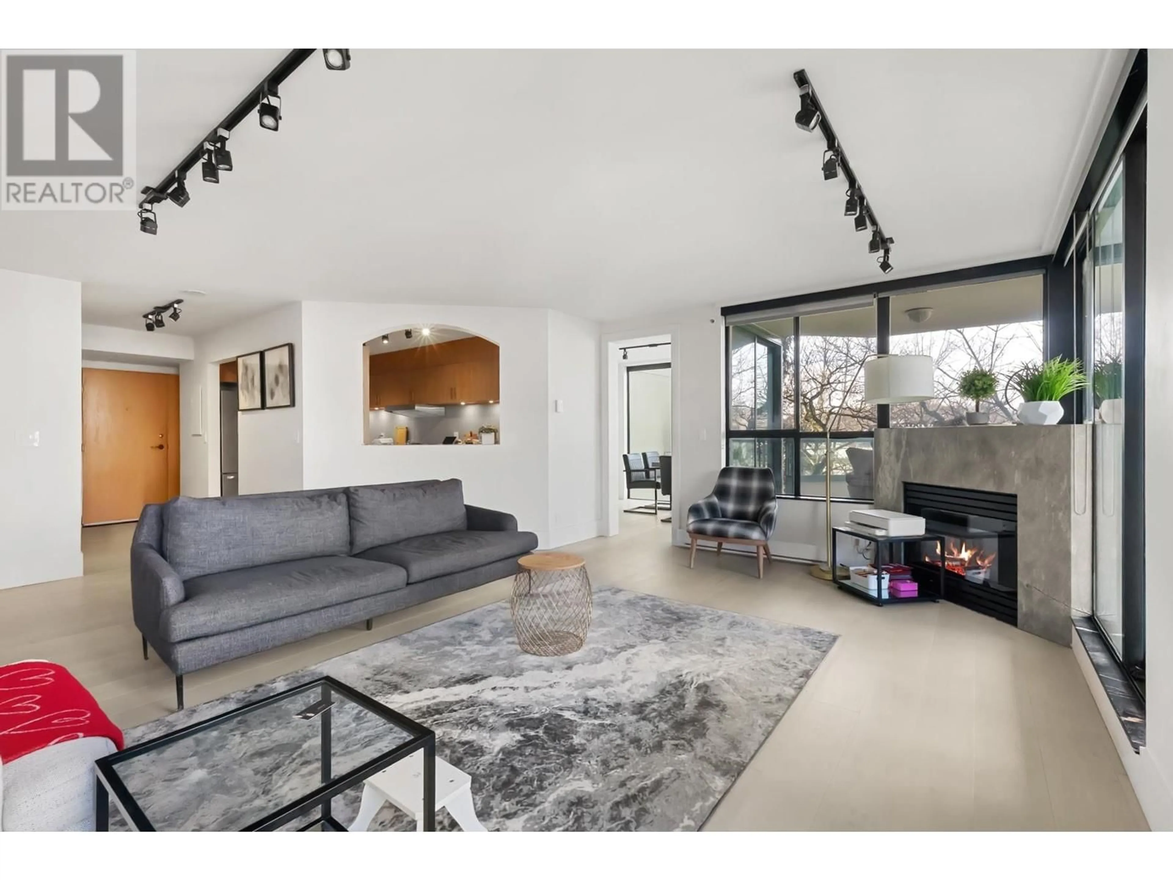 Living room with furniture, unknown for 3D - 328 TAYLOR WAY, West Vancouver British Columbia V7T2Y4