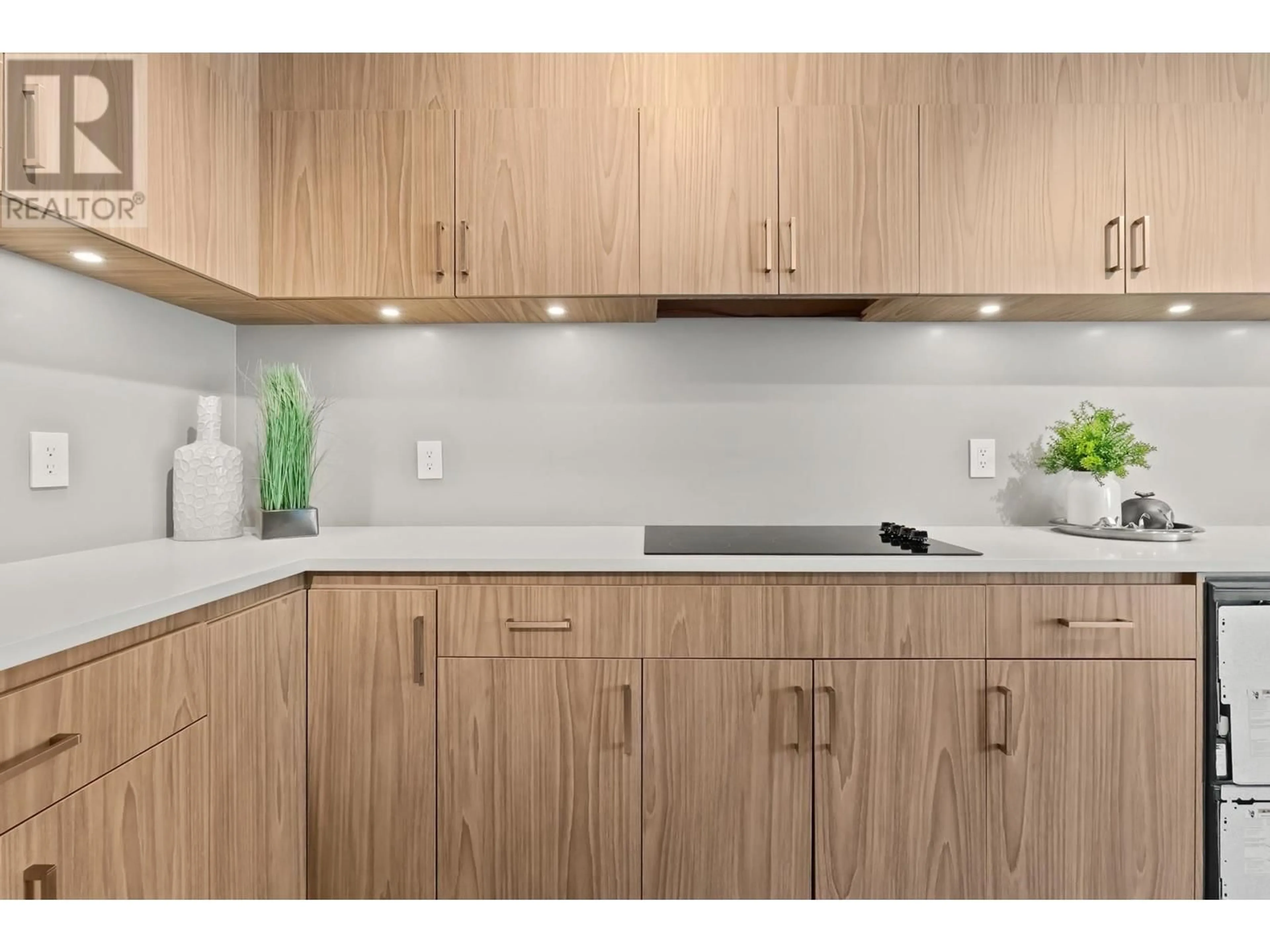 Standard kitchen, wood/laminate floor for 6D - 328 TAYLOR WAY, West Vancouver British Columbia V7T2Y4