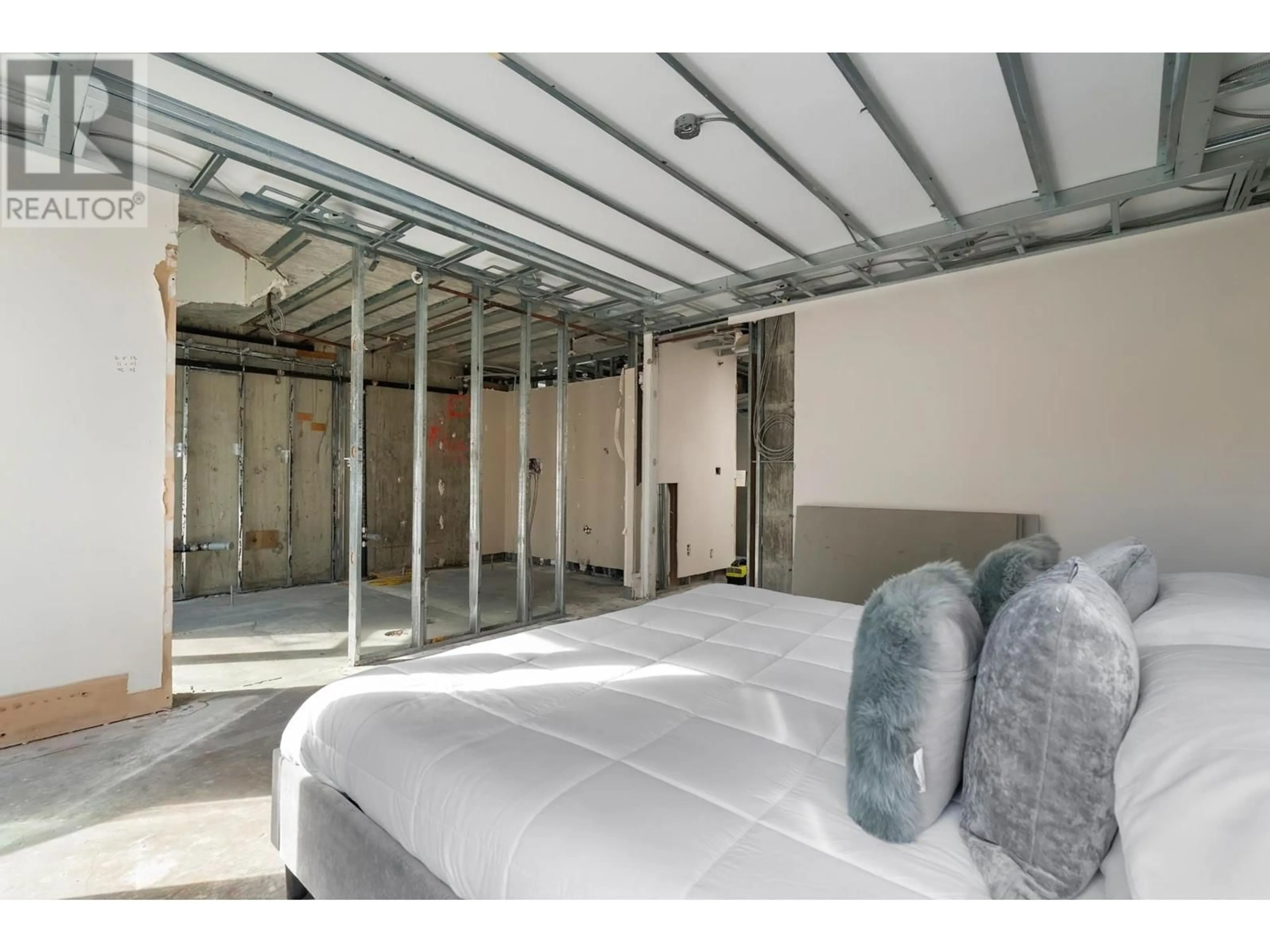 Unknown for 348 TAYLOR WAY, West Vancouver British Columbia V7T2Y2