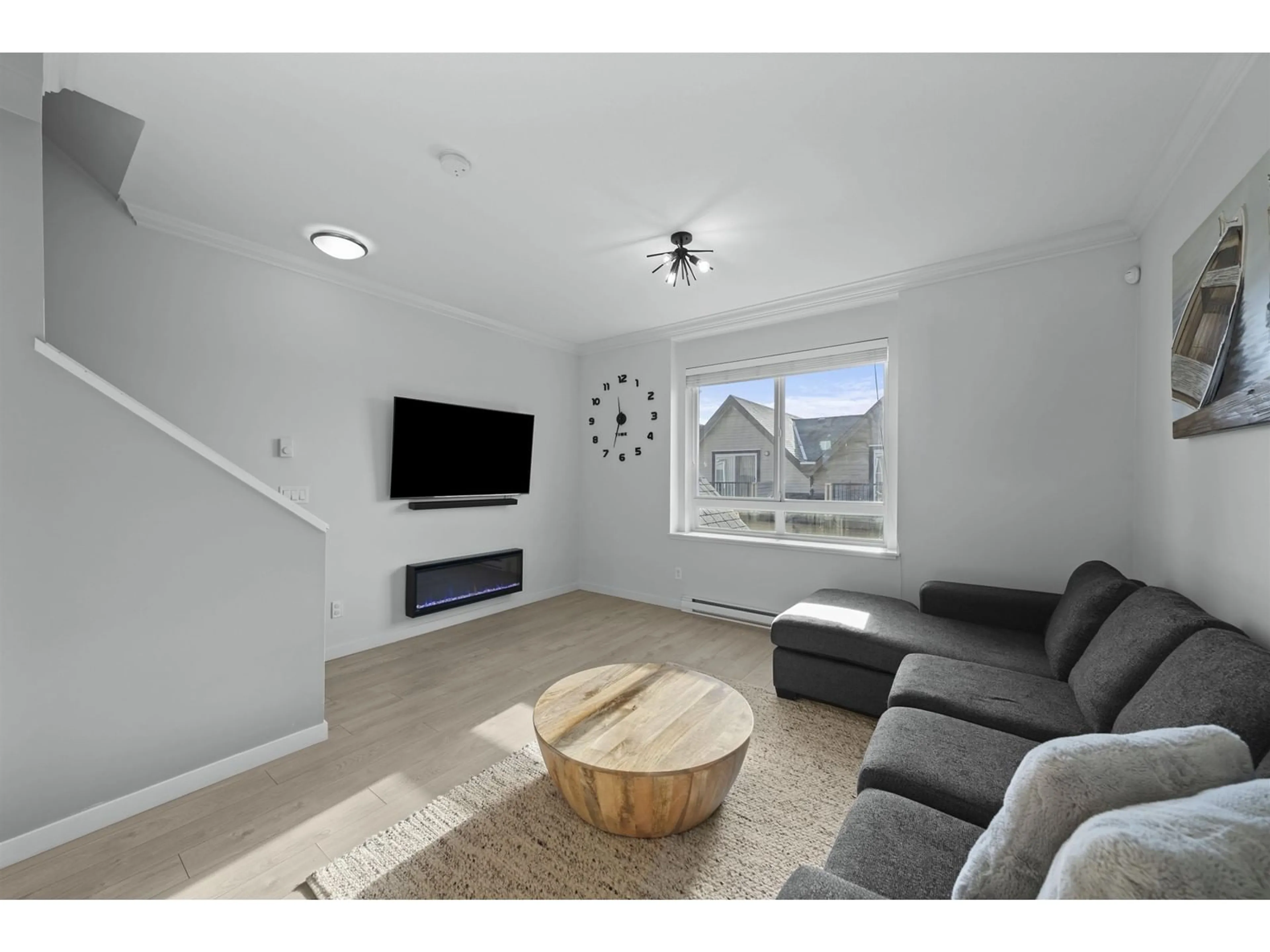 Living room with furniture, unknown for 7 - 14555 68, Surrey British Columbia V3S2A8