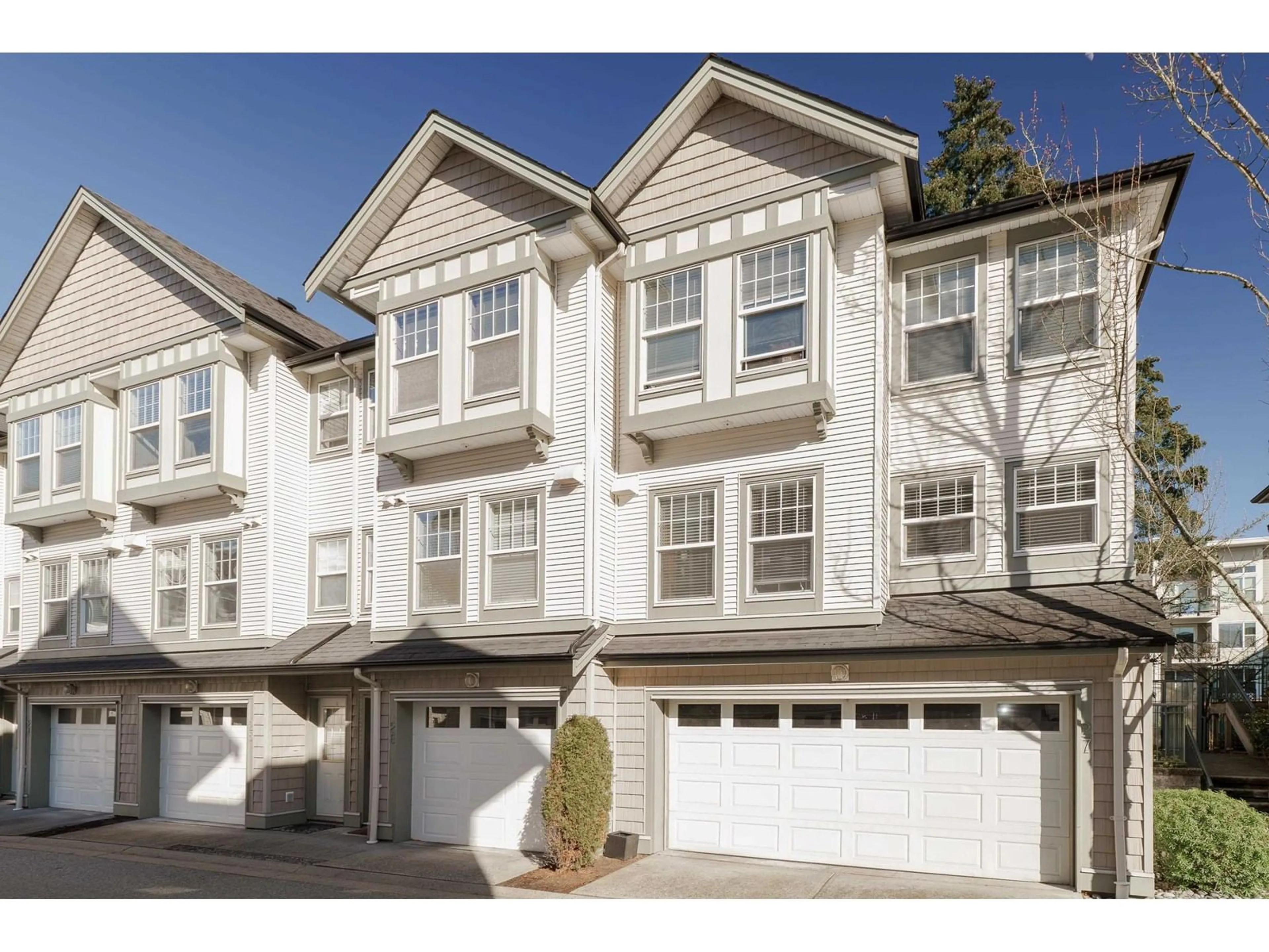 Home with vinyl exterior material, street for 27 - 8638 159, Surrey British Columbia V4N5P7