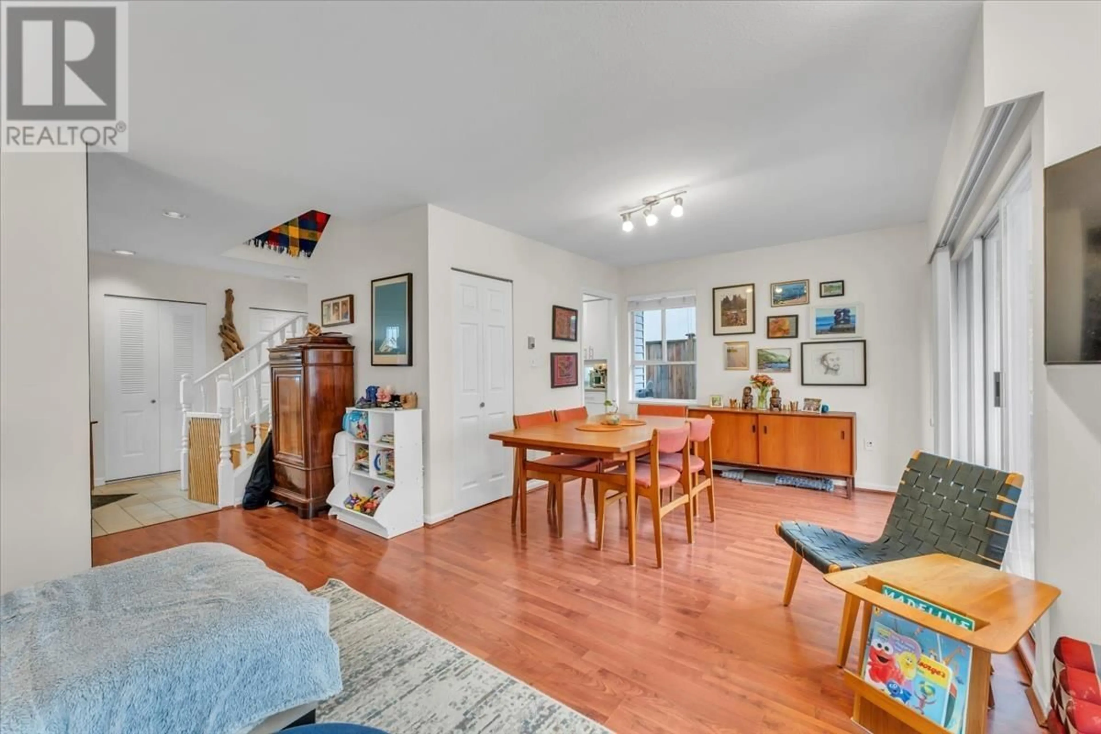 Unknown for 3060 8TH AVENUE, Vancouver British Columbia V6K2C1