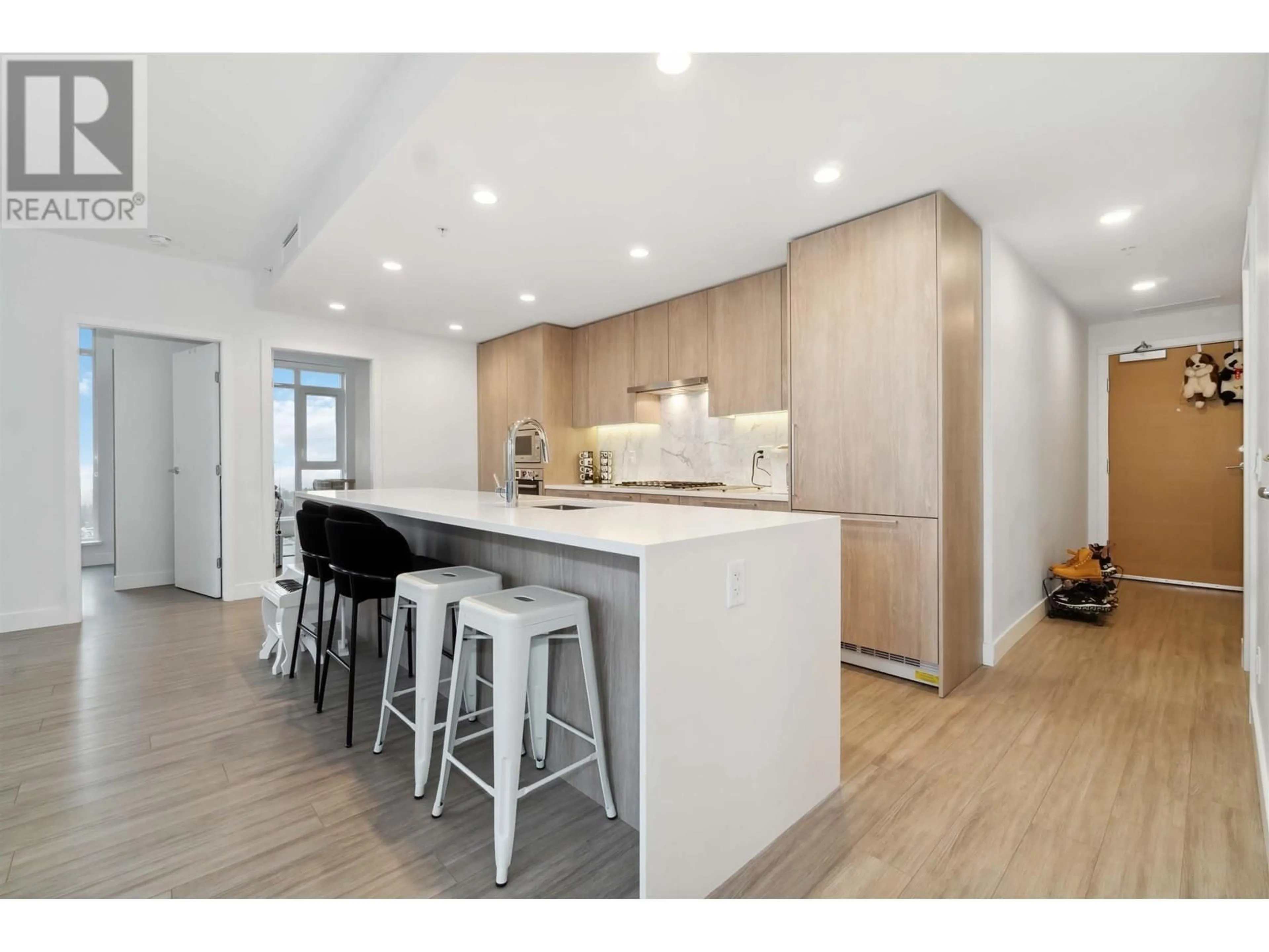 Open concept kitchen, wood/laminate floor for 2001 - 6398 SILVER AVENUE, Burnaby British Columbia V5H0K7