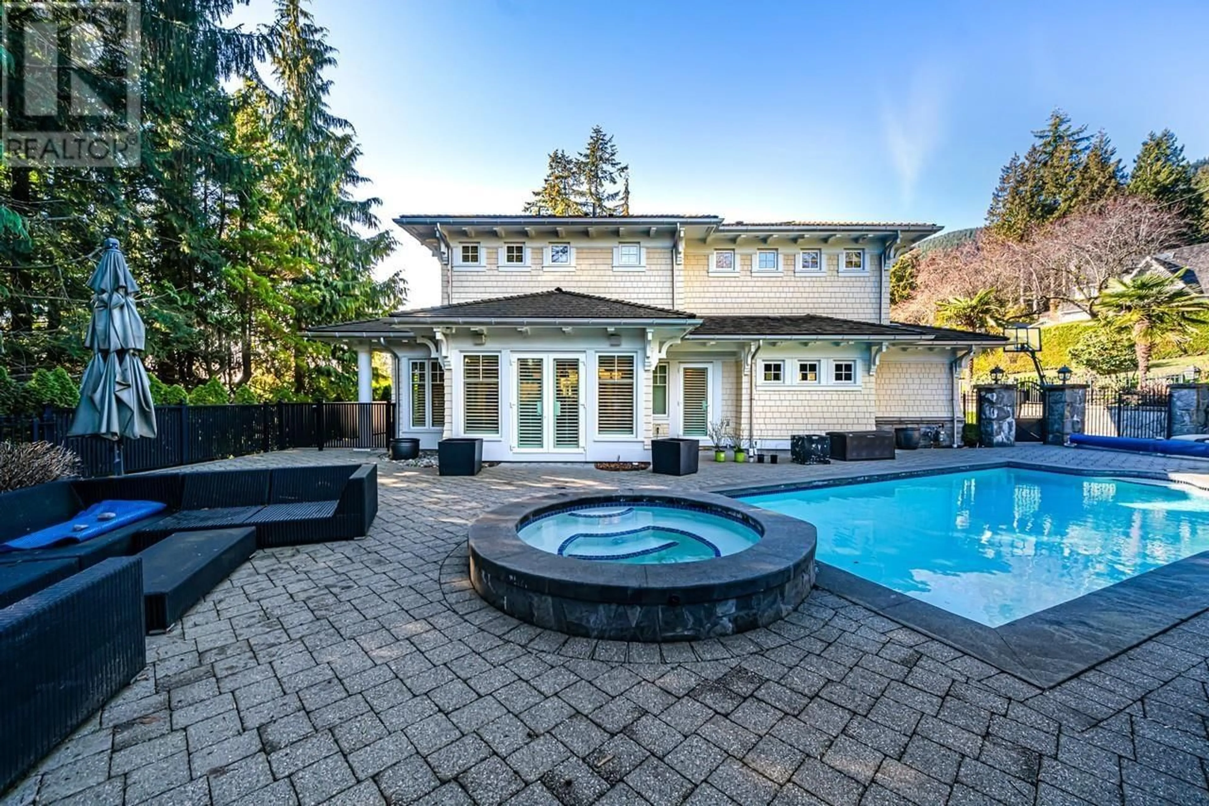 Patio, unknown for 2913 ALTAMONT CRESCENT, West Vancouver British Columbia V7V3B9