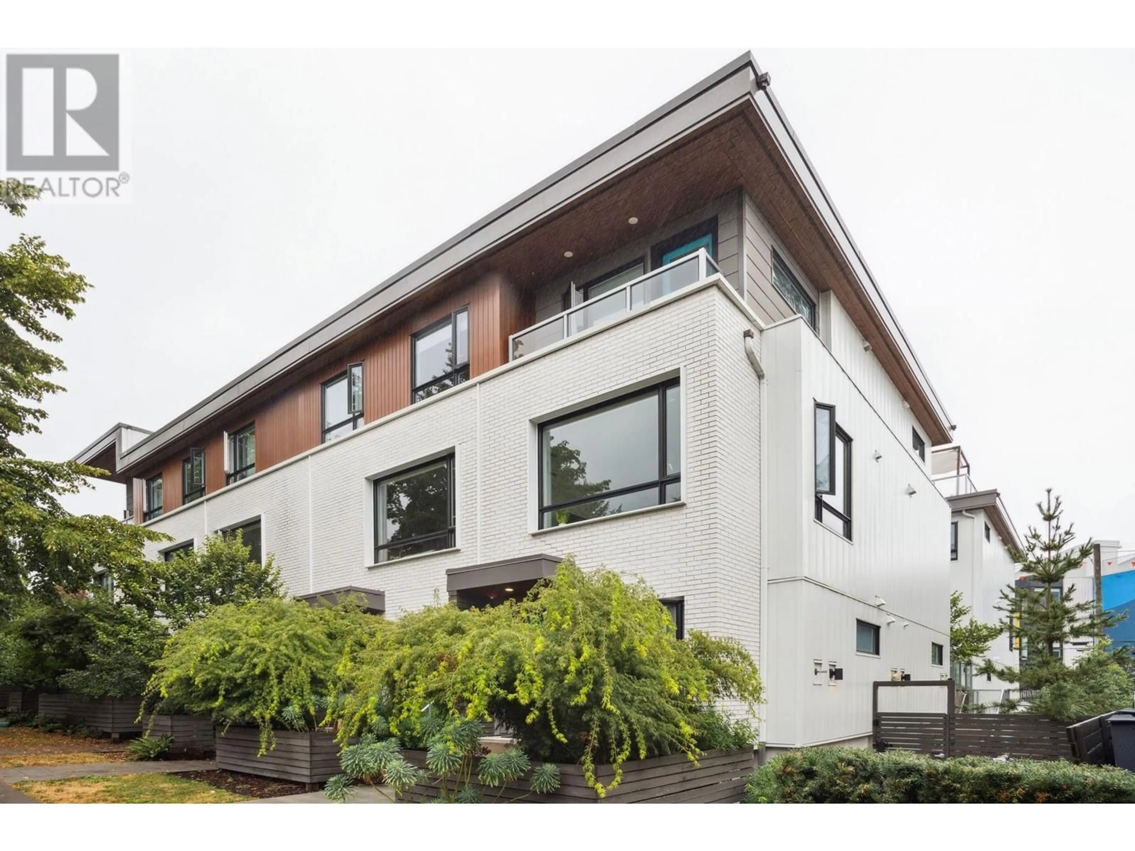 Home with brick exterior material, building for 109 - 321 16TH AVENUE, Vancouver British Columbia V5T2T7